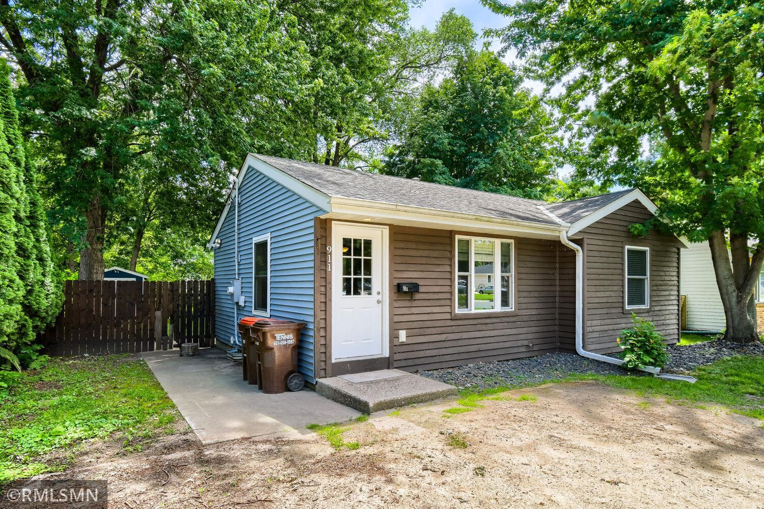911 5th St W, Hastings, MN 55033