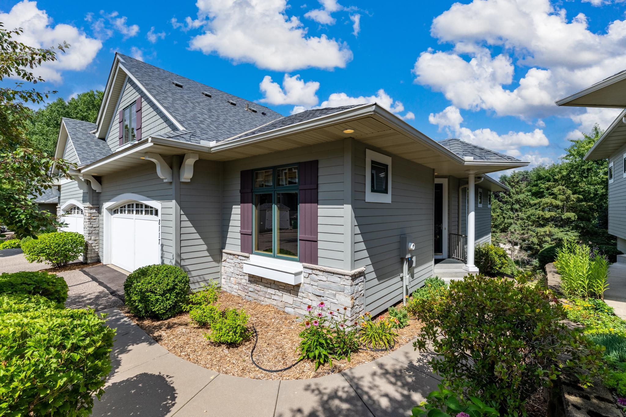 8117 Xerxes Cir, Bloomington, MN 55431