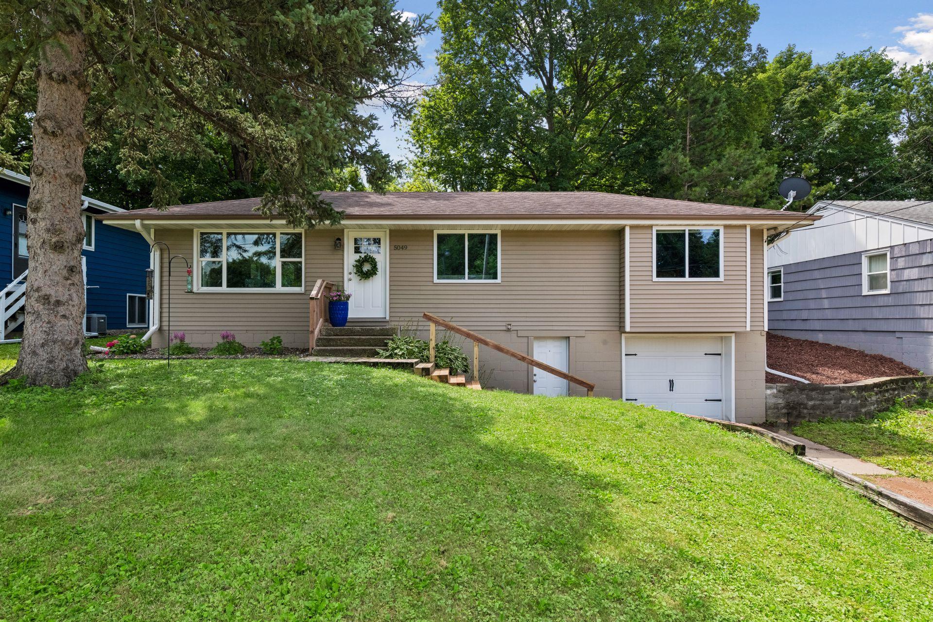 5049 Shoreline Dr, Mound, MN 55364