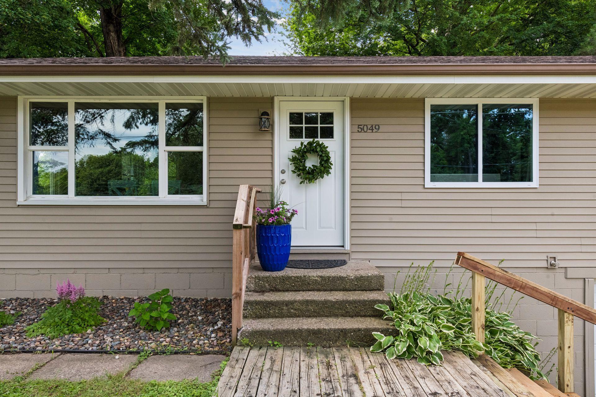 5049 Shoreline Dr, Mound, MN 55364
