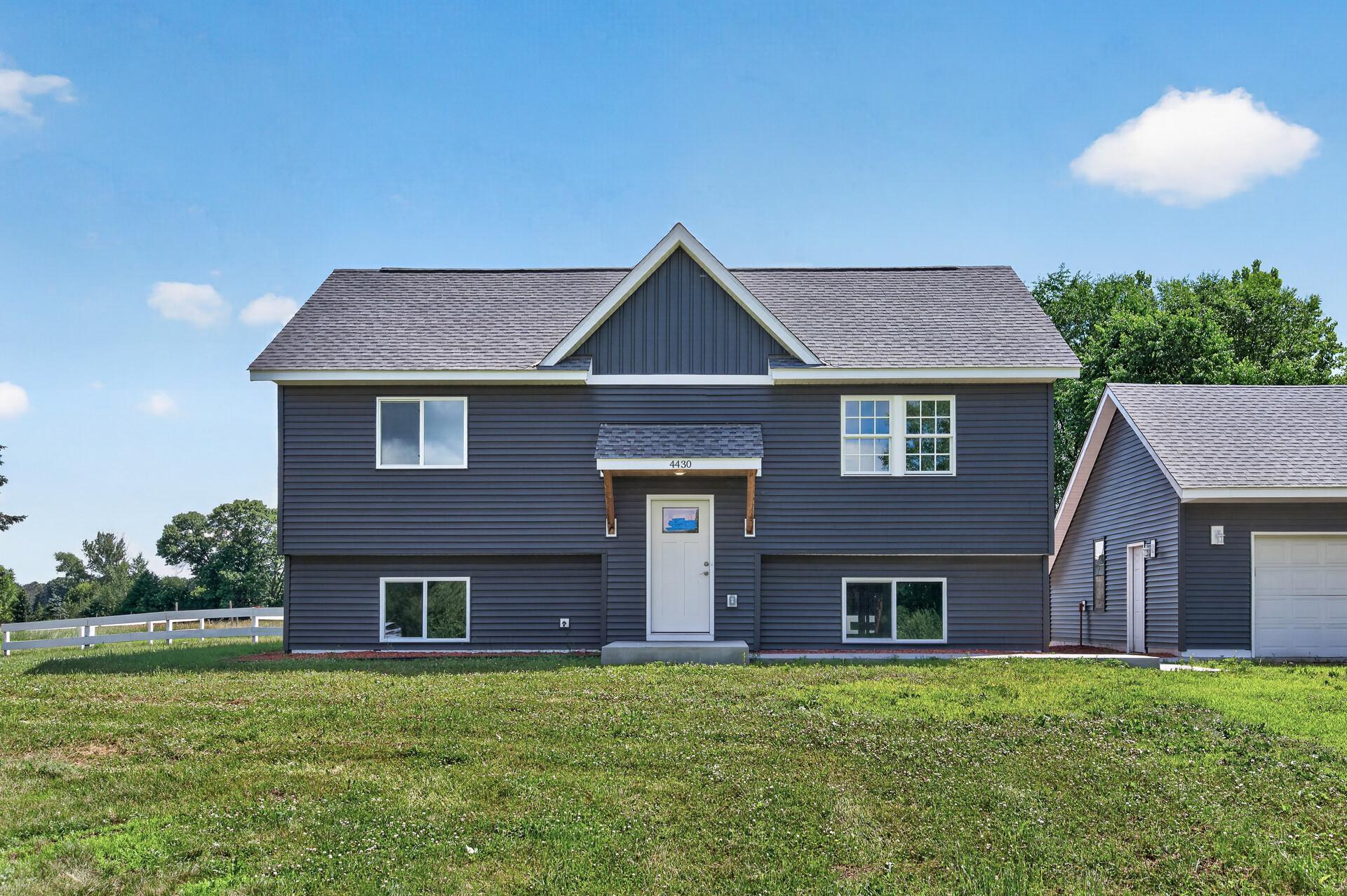 4430 214th Ave NW, Oak Grove, MN 55303