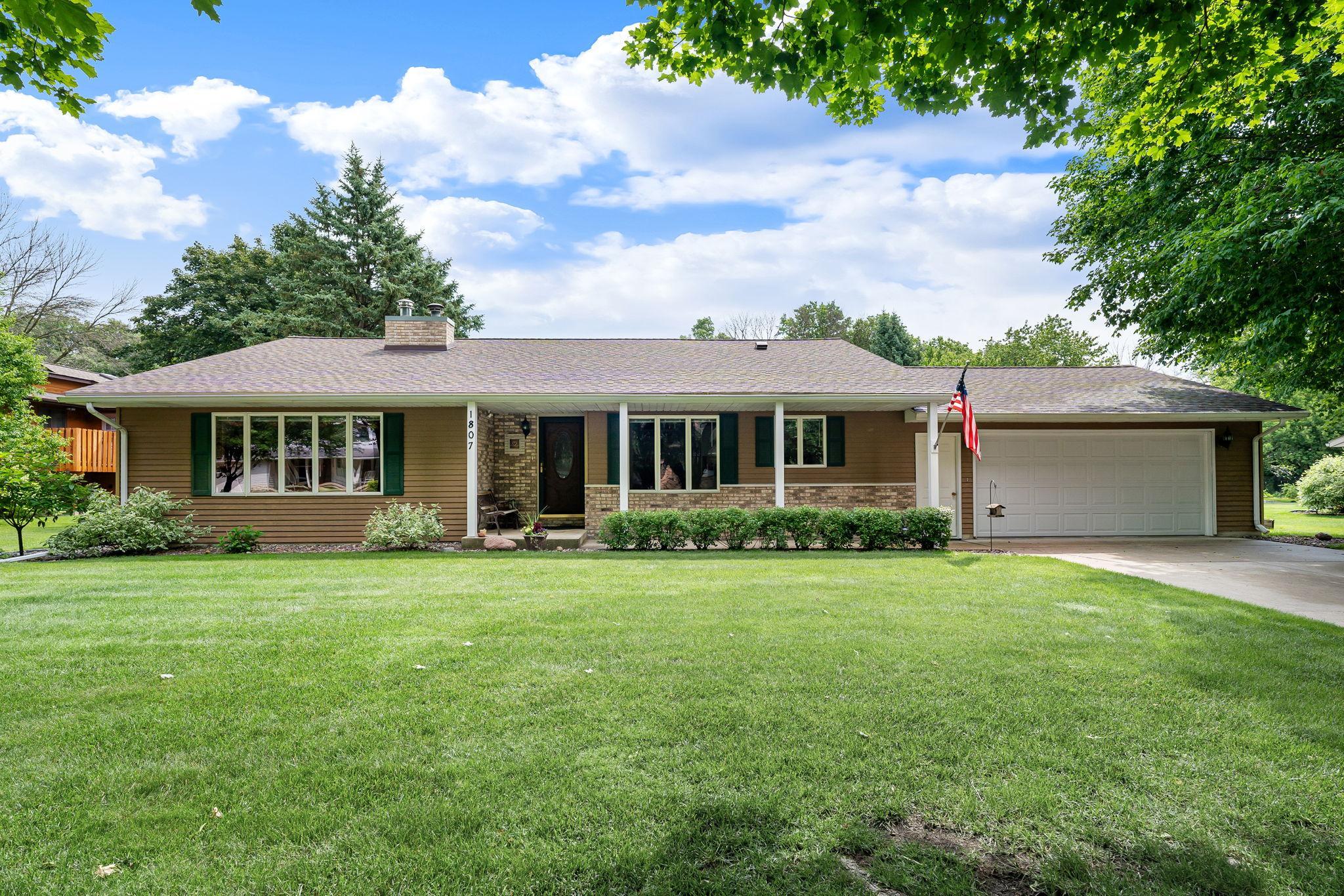 1807 9th St SW, Austin, MN 55912