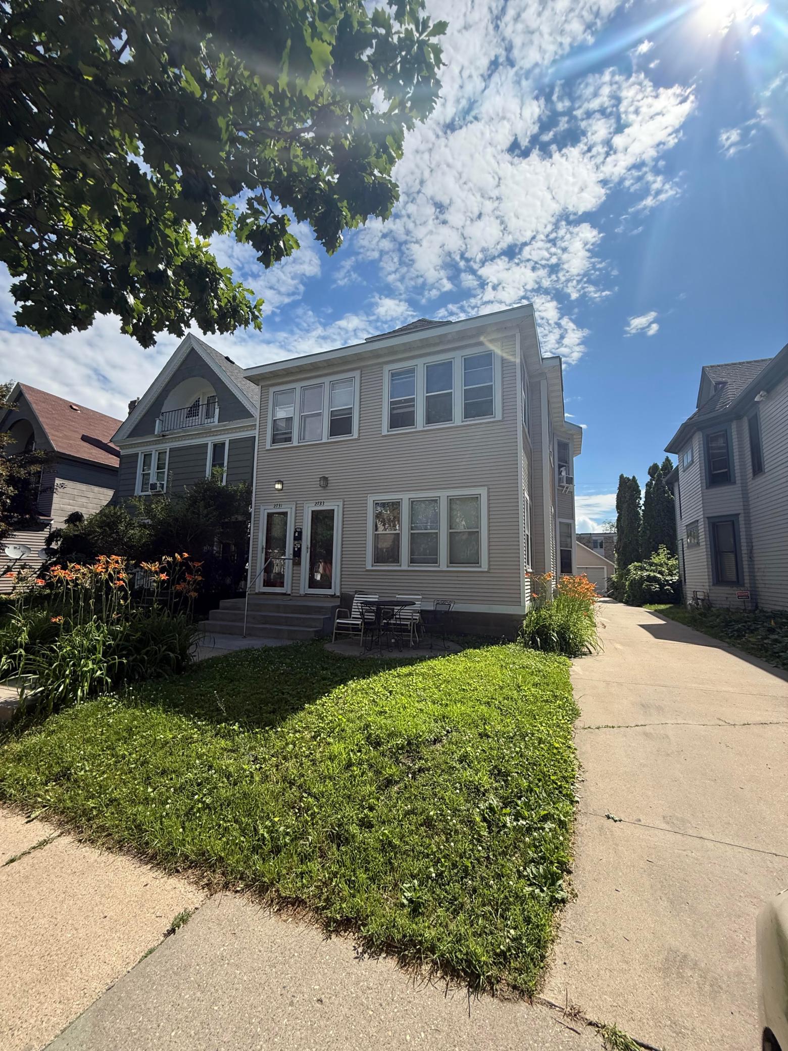 2731 Dupont Ave S, Minneapolis, MN 55408