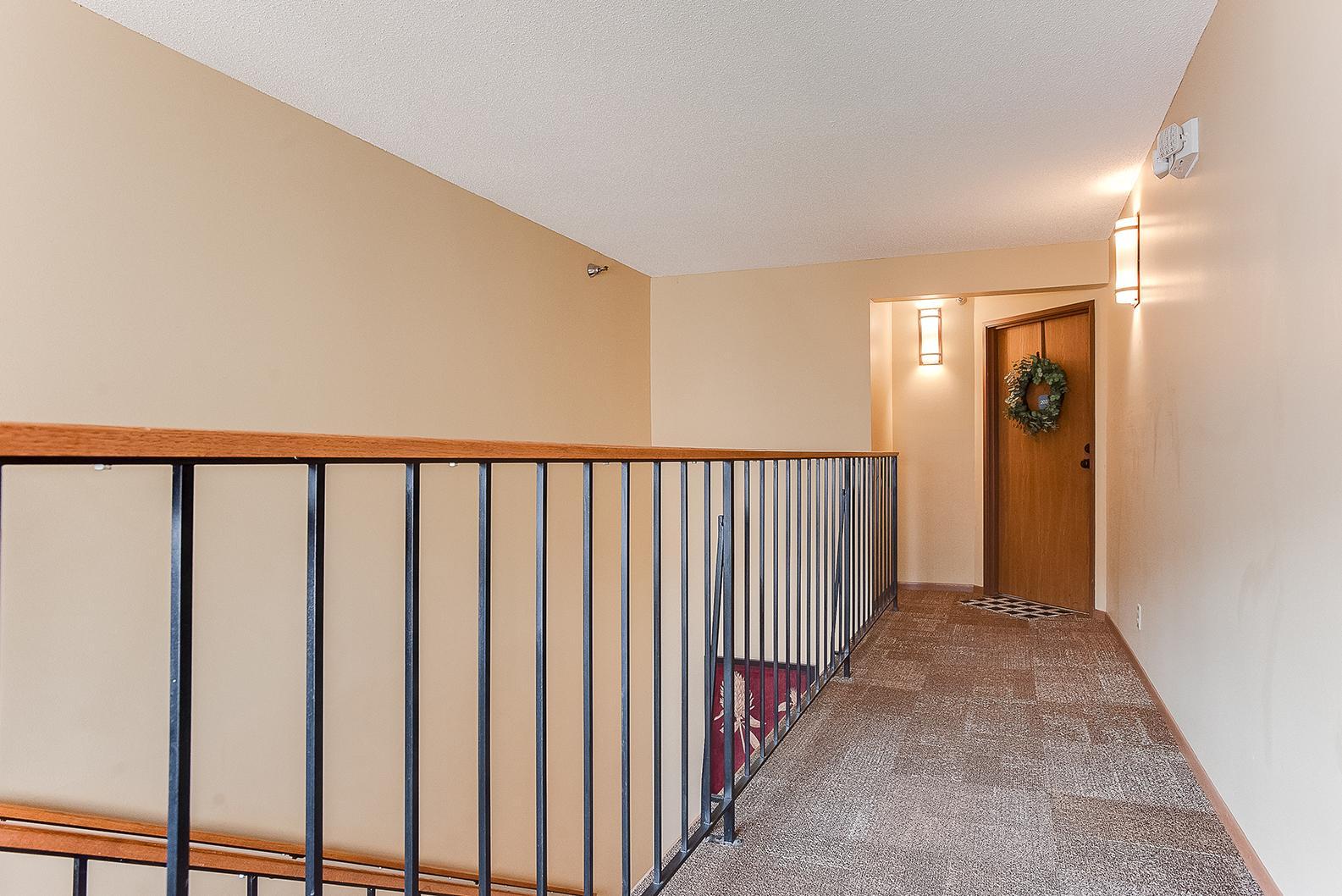 6010 Chasewood Pw #203, Minnetonka, MN 55343