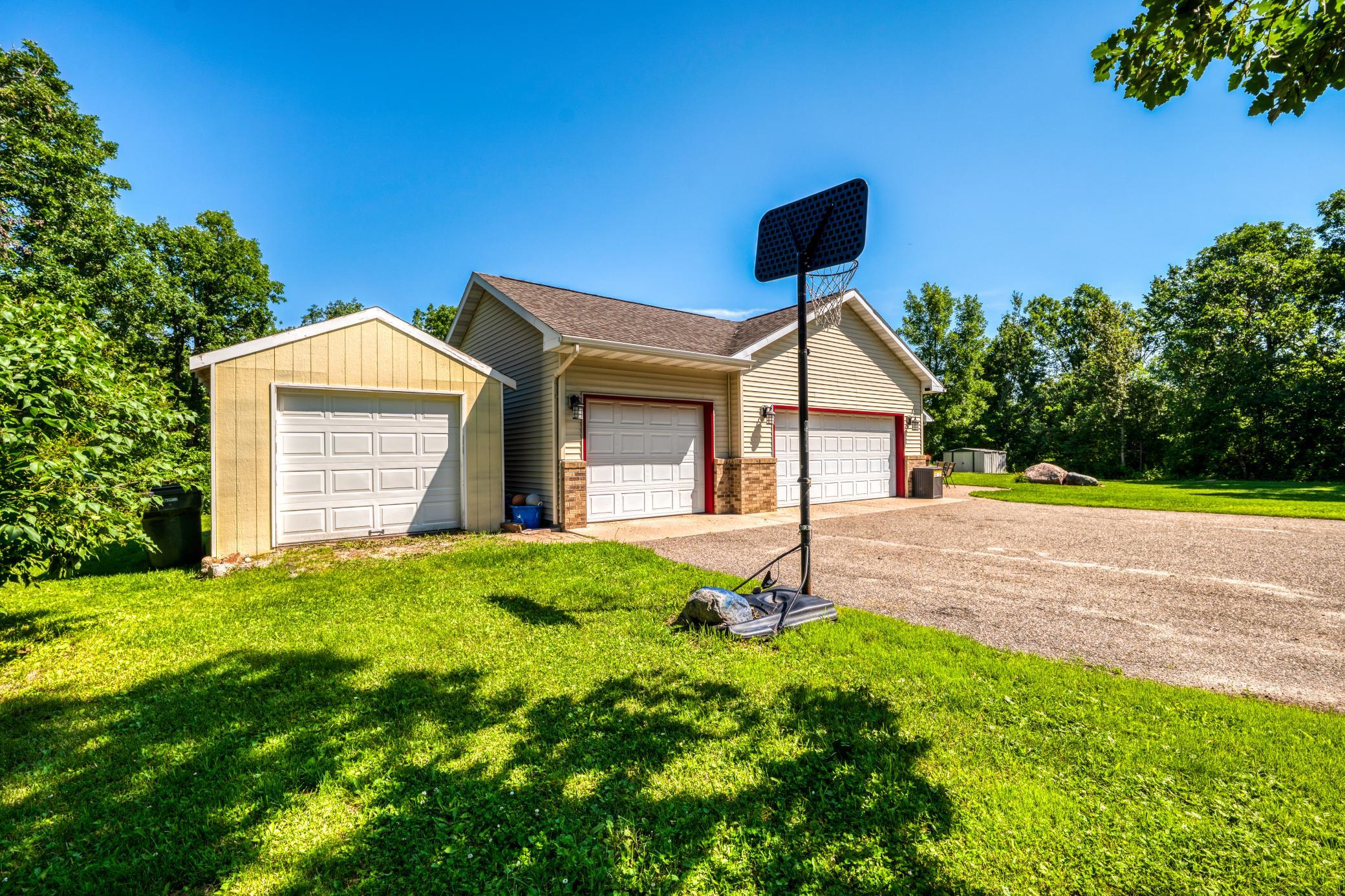 3505 Highland Dr NE, Bemidji, MN 56601