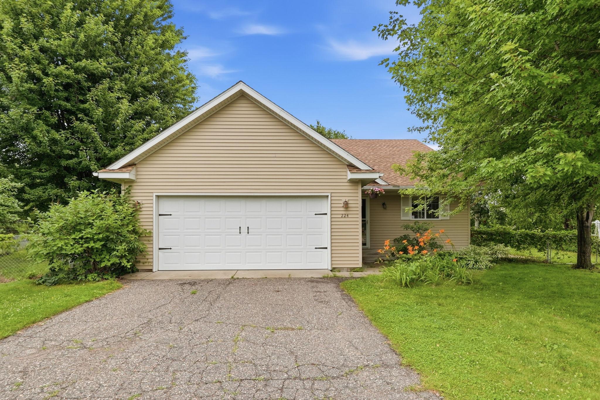 224 Country Ct, Sartell, MN 56377