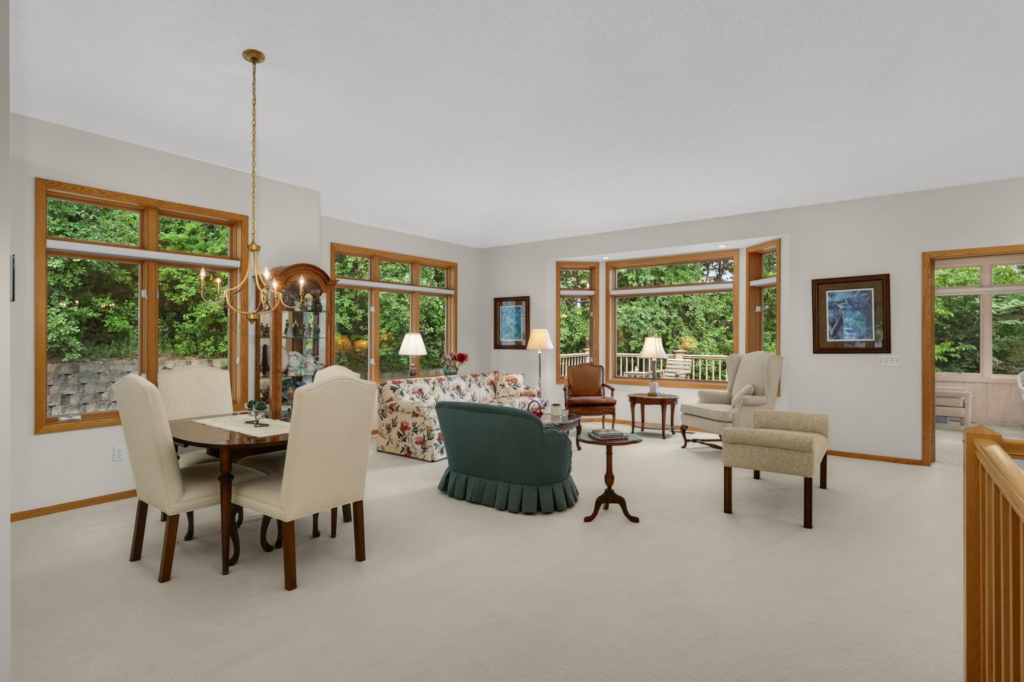 7081 Crowne Oak Rd, Eden Prairie, MN 55344