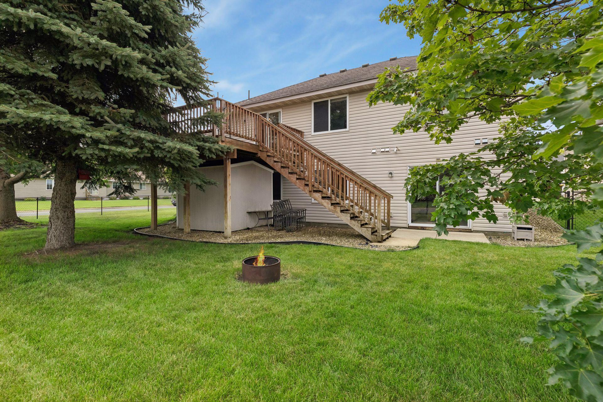 1131 Village St SE, New Prague, MN 56071