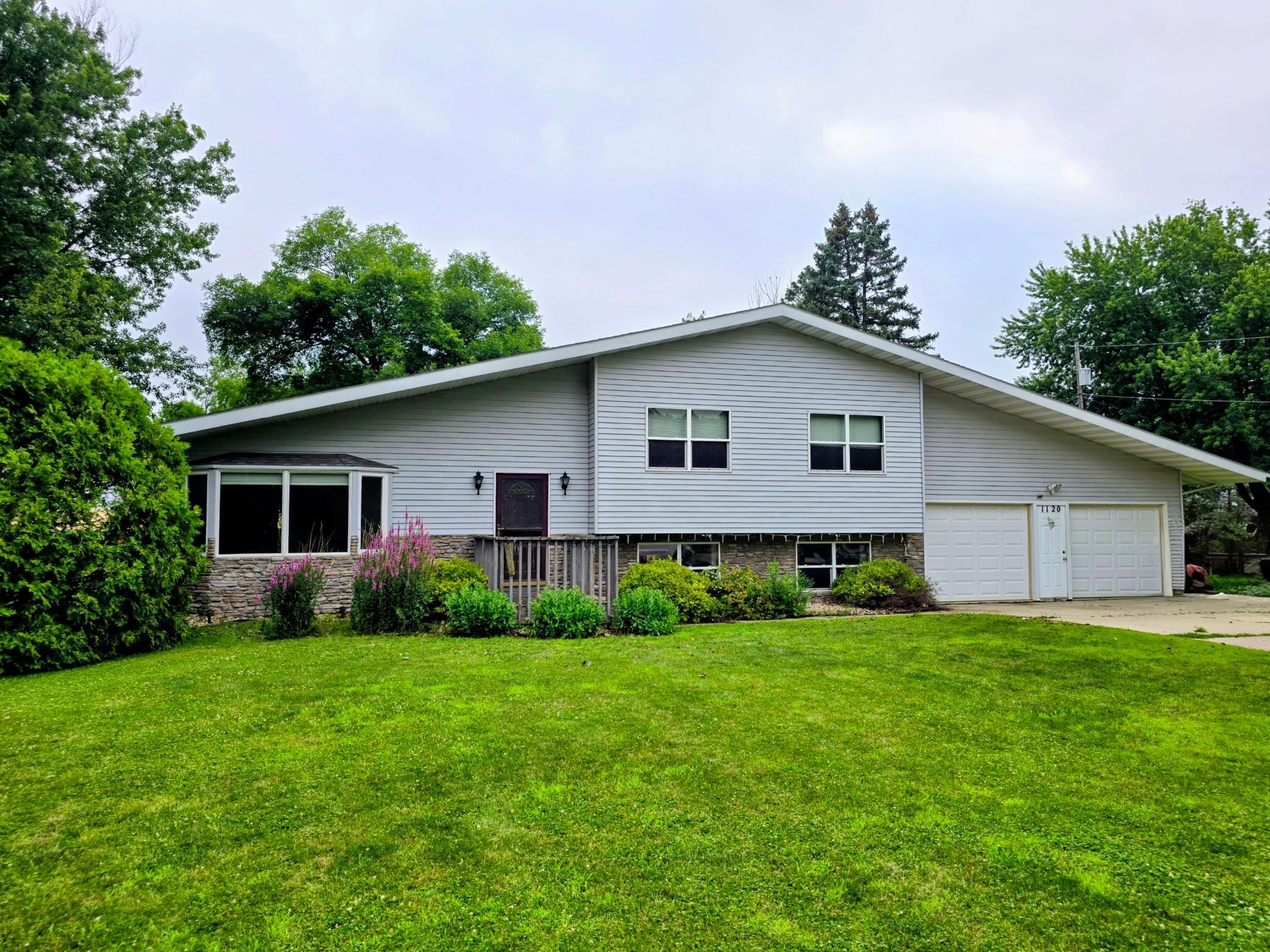 1120 8th Ave SW, Pipestone, MN 56164
