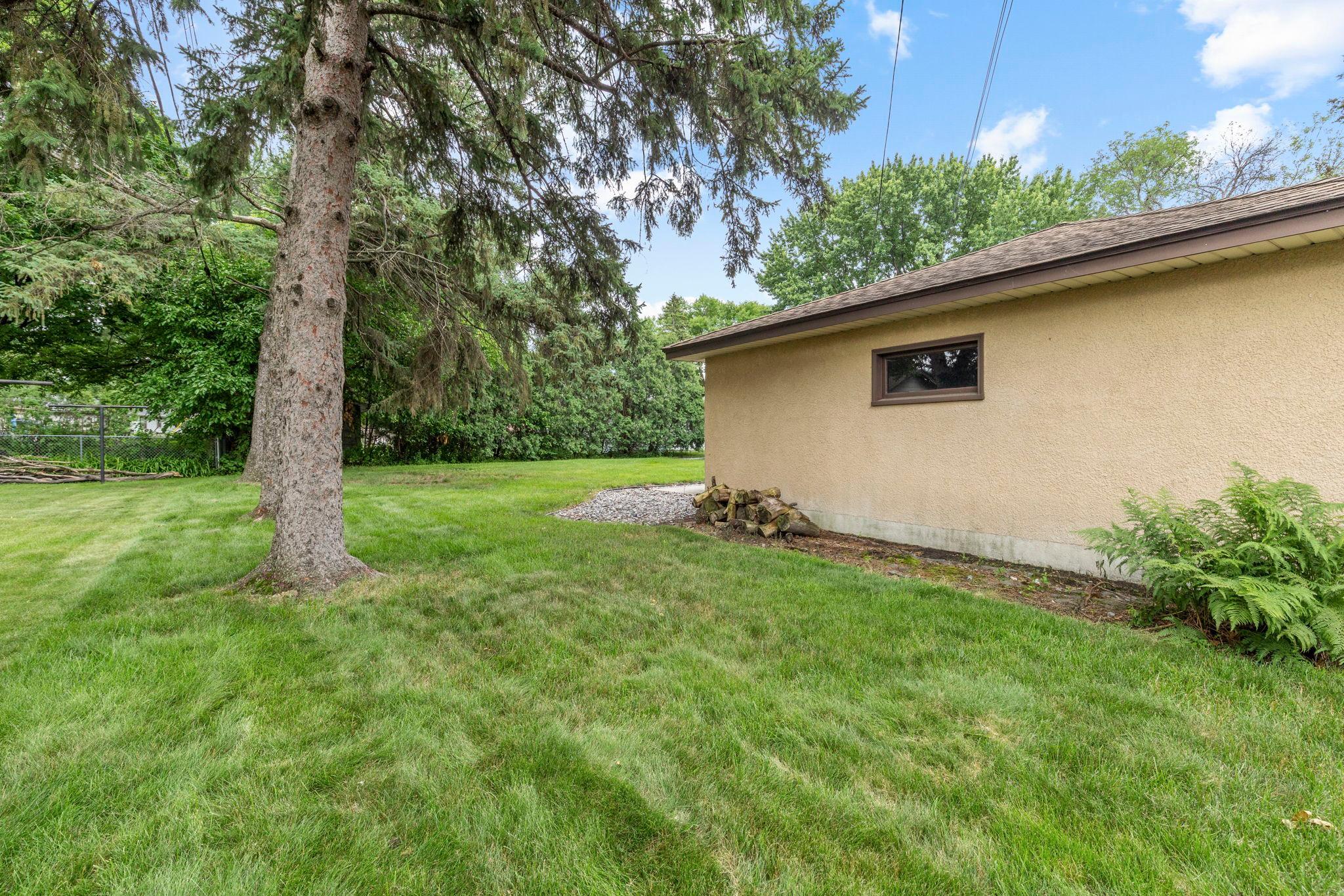 831 Overton Dr NE, Fridley, MN 55432