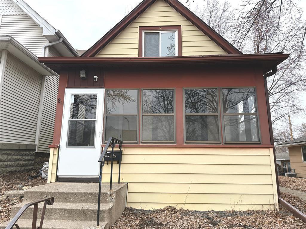 869 Lawson Ave E, Saint Paul, MN 55106