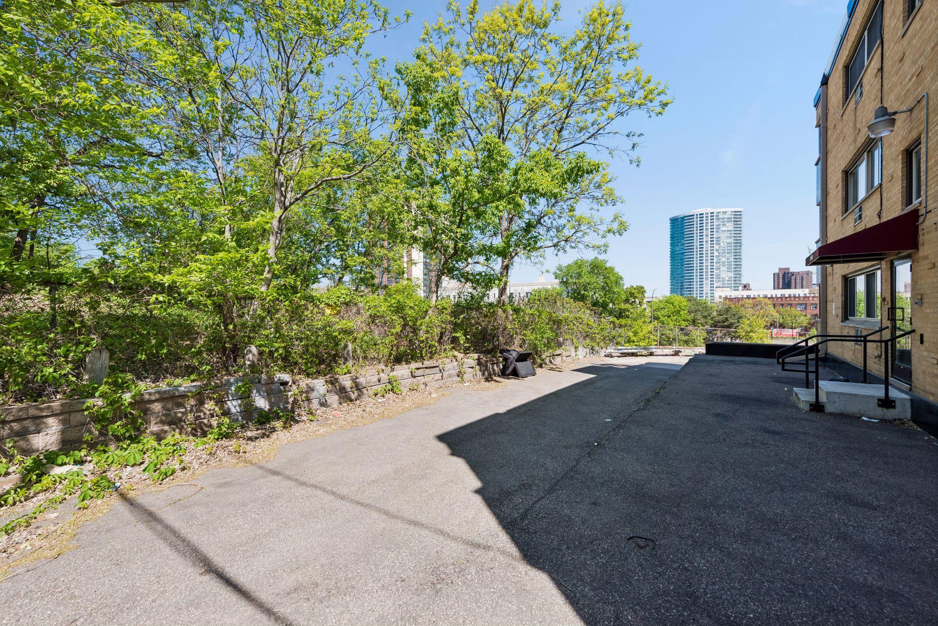 1800 Lasalle Ave #101, Minneapolis, MN 55403