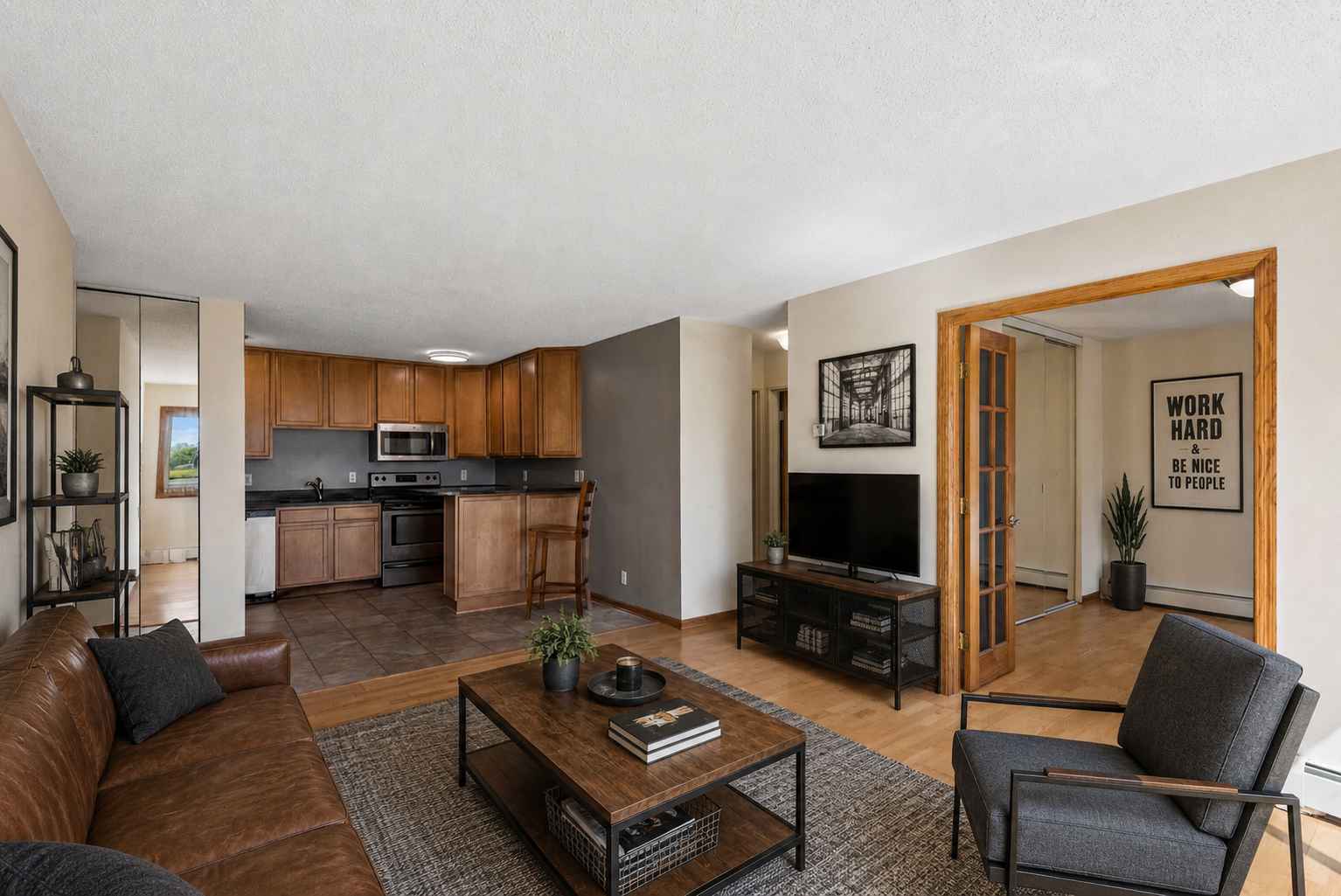 1800 Lasalle Ave #101, Minneapolis, MN 55403