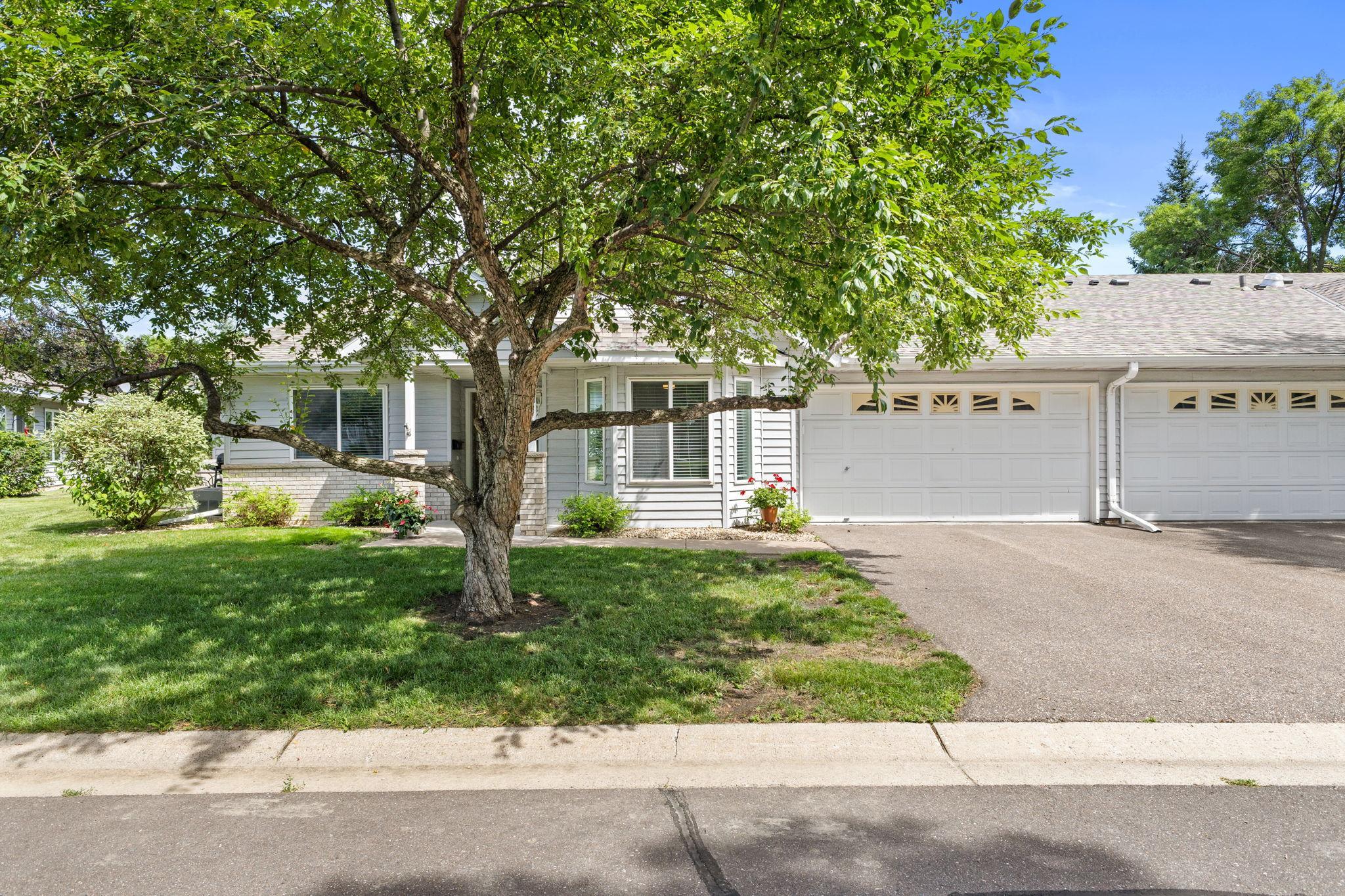 661 Belland Ave, Vadnais Heights, MN 55127