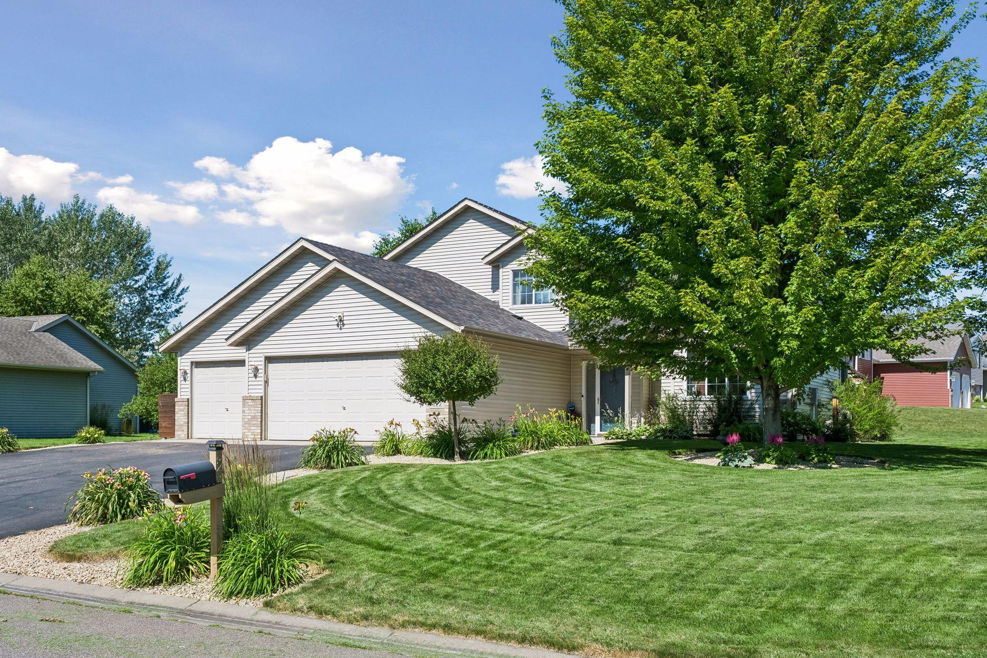 322 Edelweiss Cir NW, Saint Michael, MN 55376