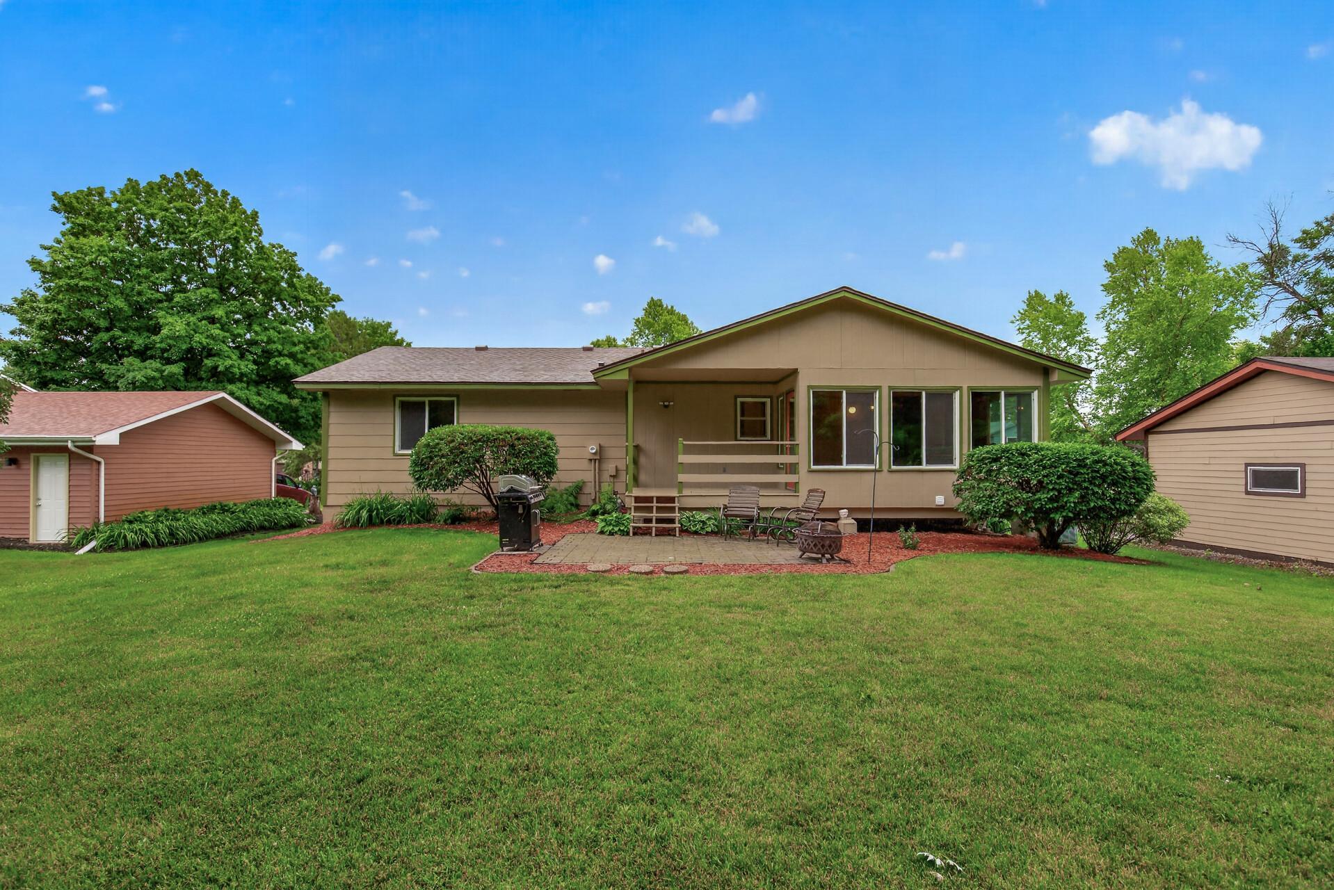 17918 Weaver Lake Dr, Maple Grove, MN 55311
