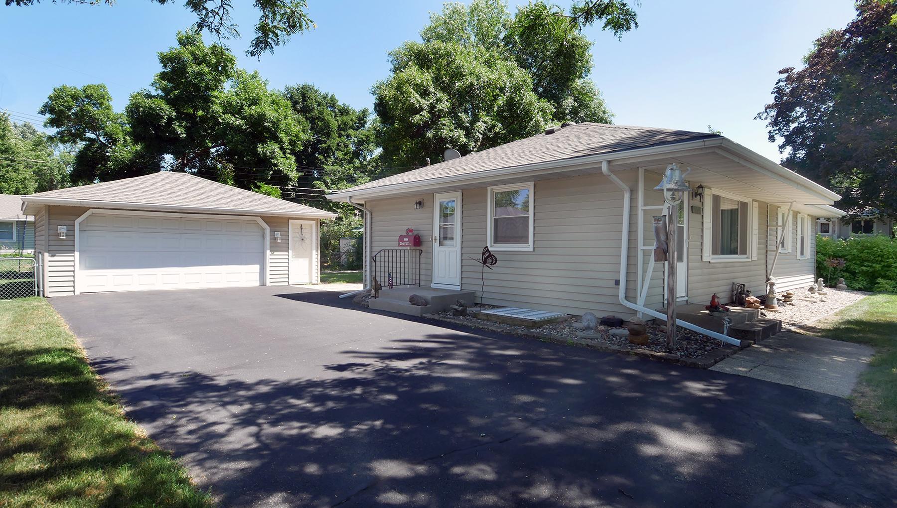 10717 Nord Ave S, Bloomington, MN 55437