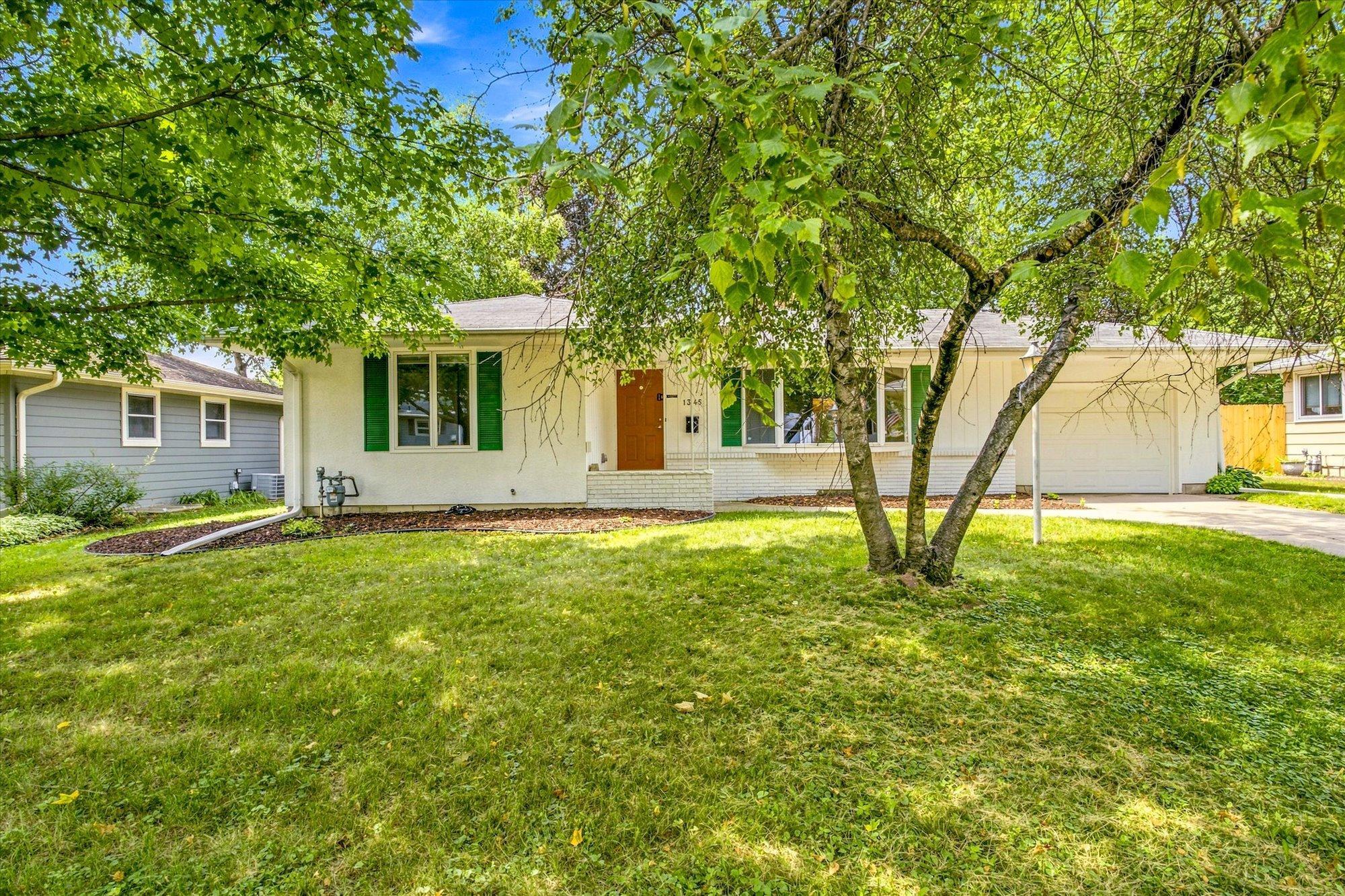 1345 Manomin Ave, West Saint Paul, MN 55118