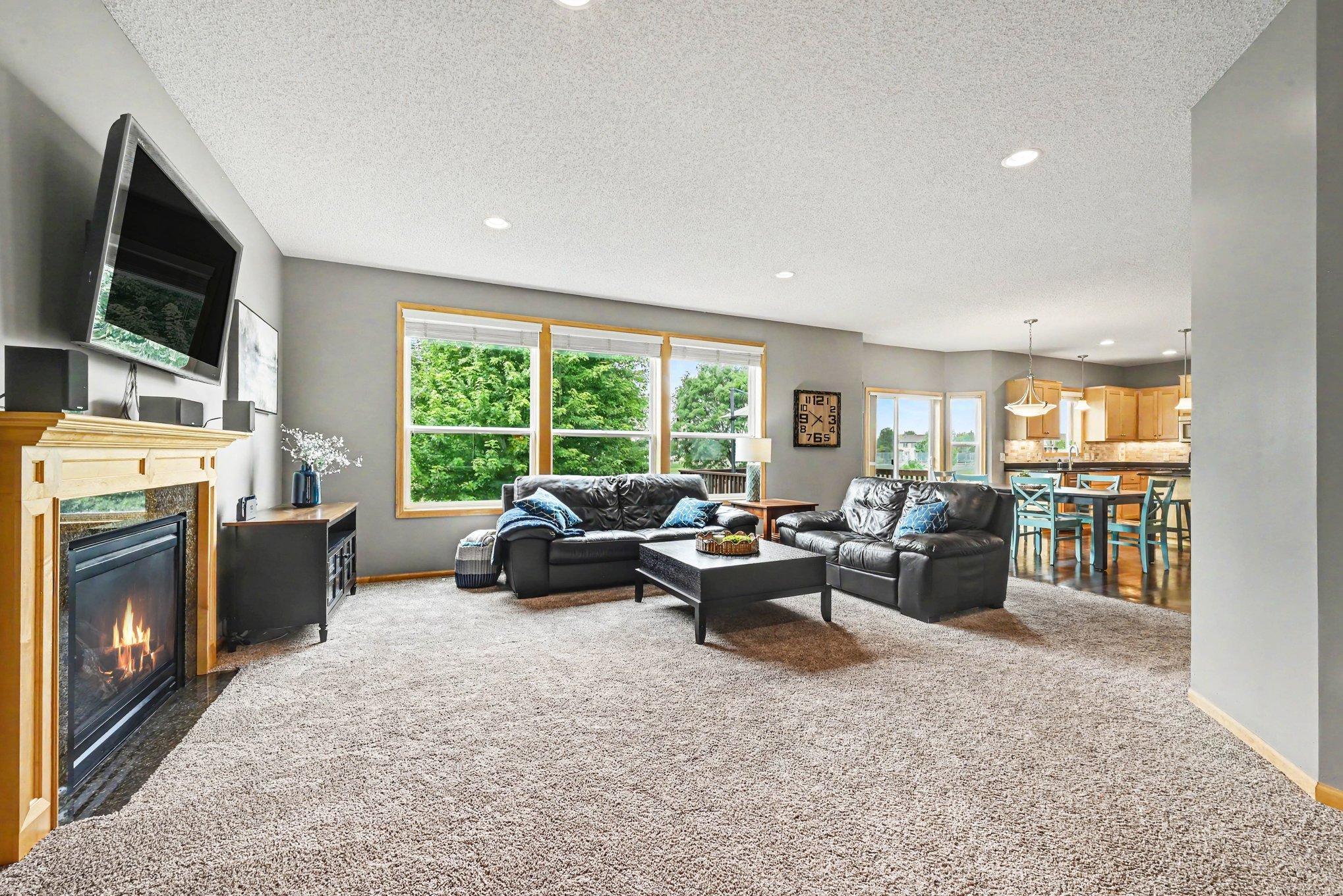 1876 Foothill Trl, Shakopee, MN 55379