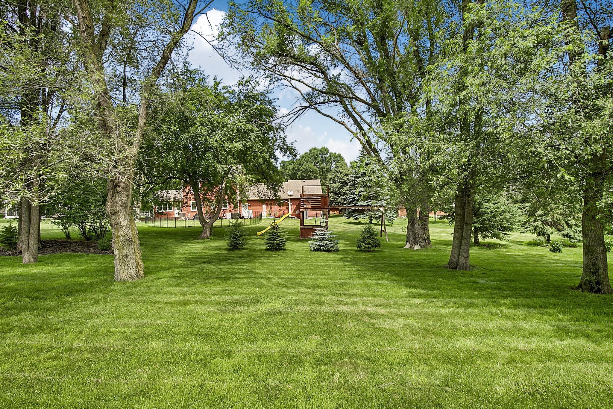 2011 Temminck Rd, Saint Cloud, MN 56301