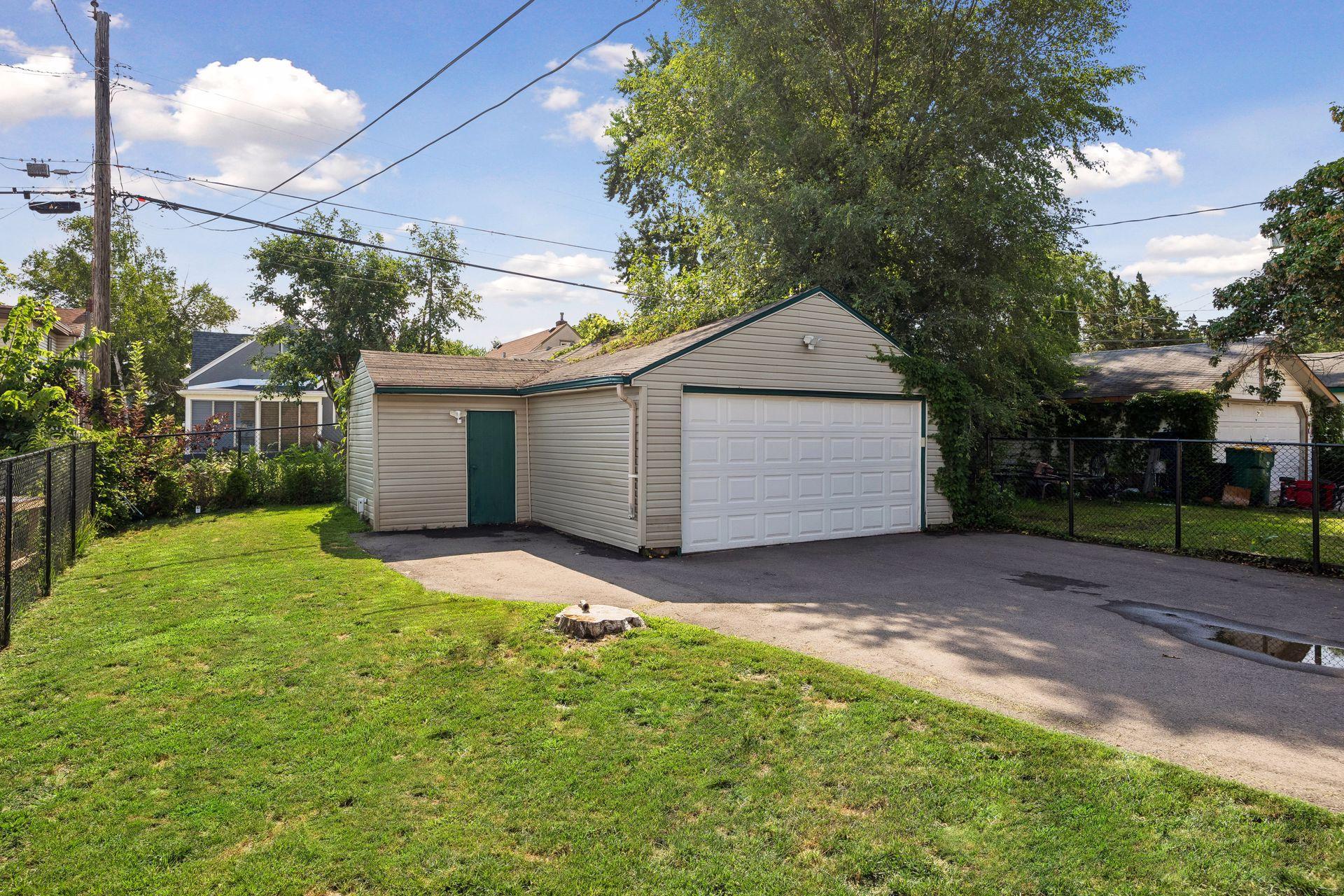 1136 Virginia St, Saint Paul, MN 55117