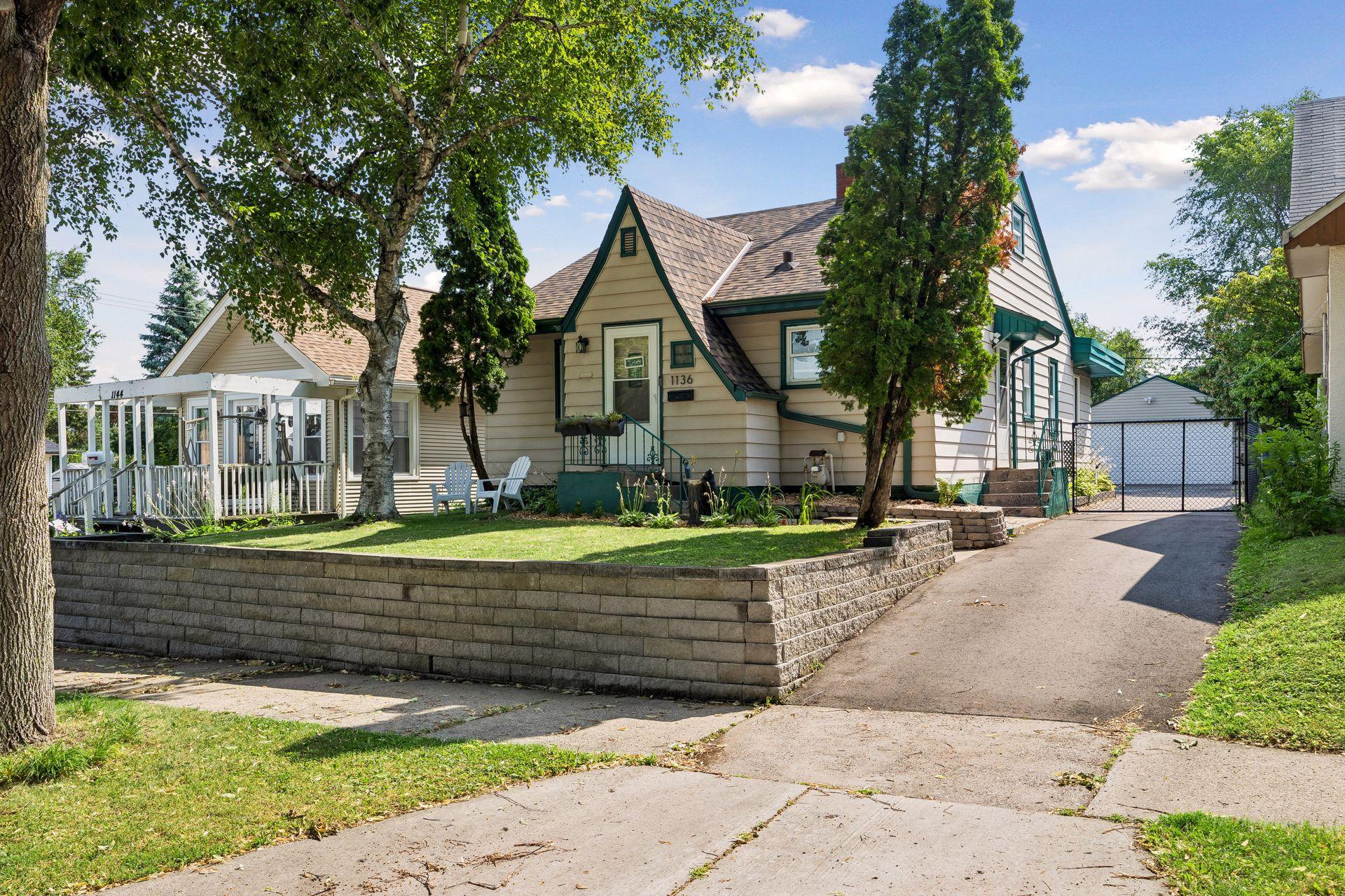 1136 Virginia St, Saint Paul, MN 55117