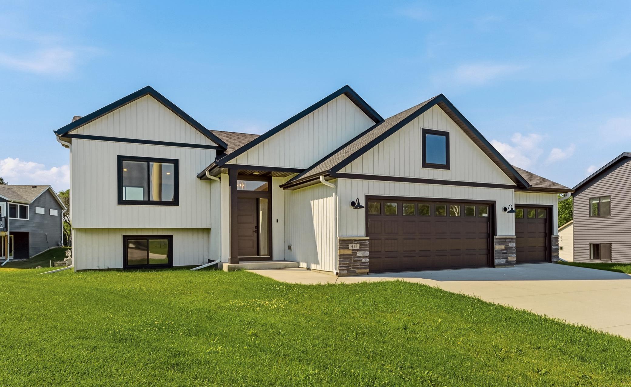 413 10th St W, Mantorville, MN 55955