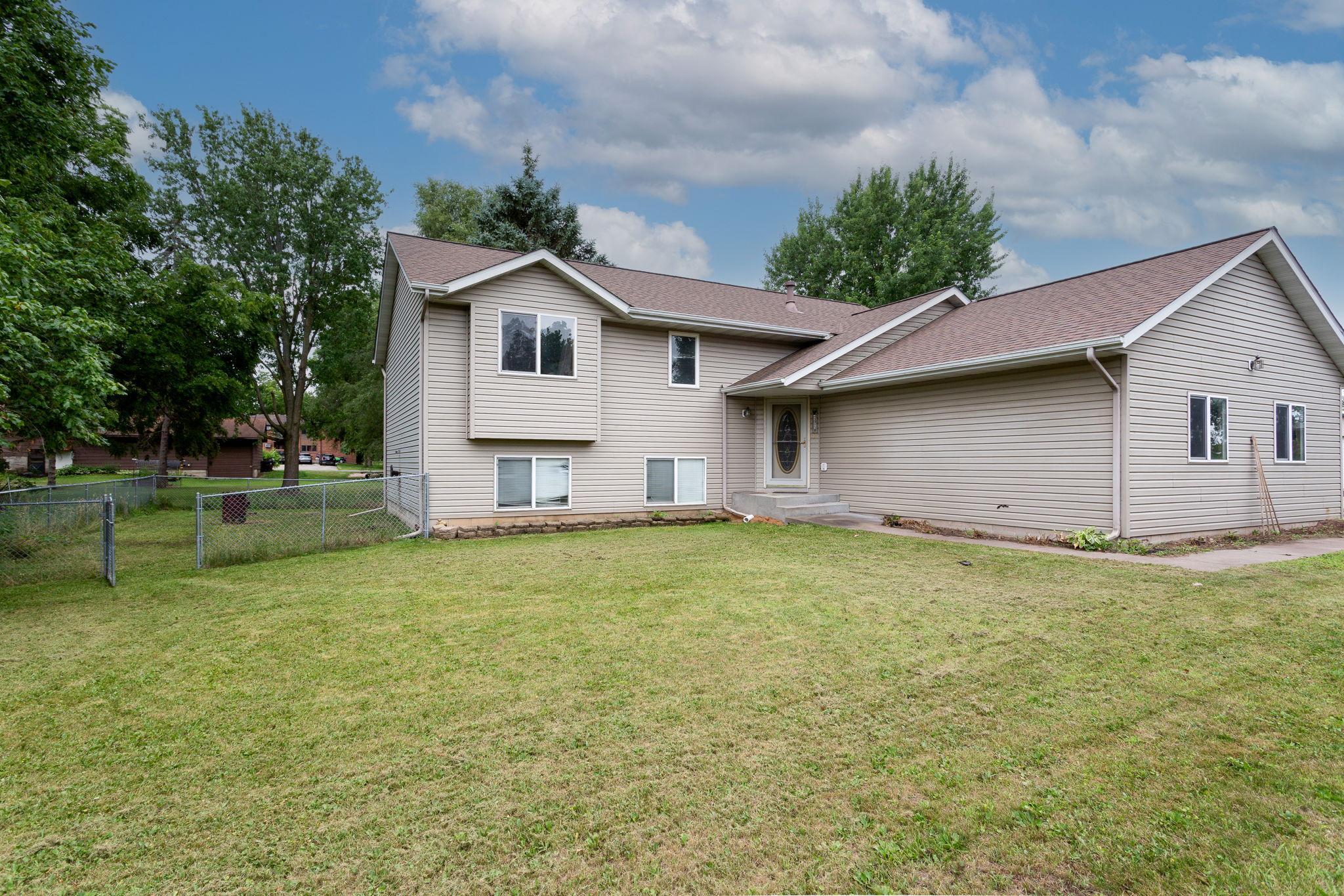 1010 Hampshire St, Prescott, WI 54021