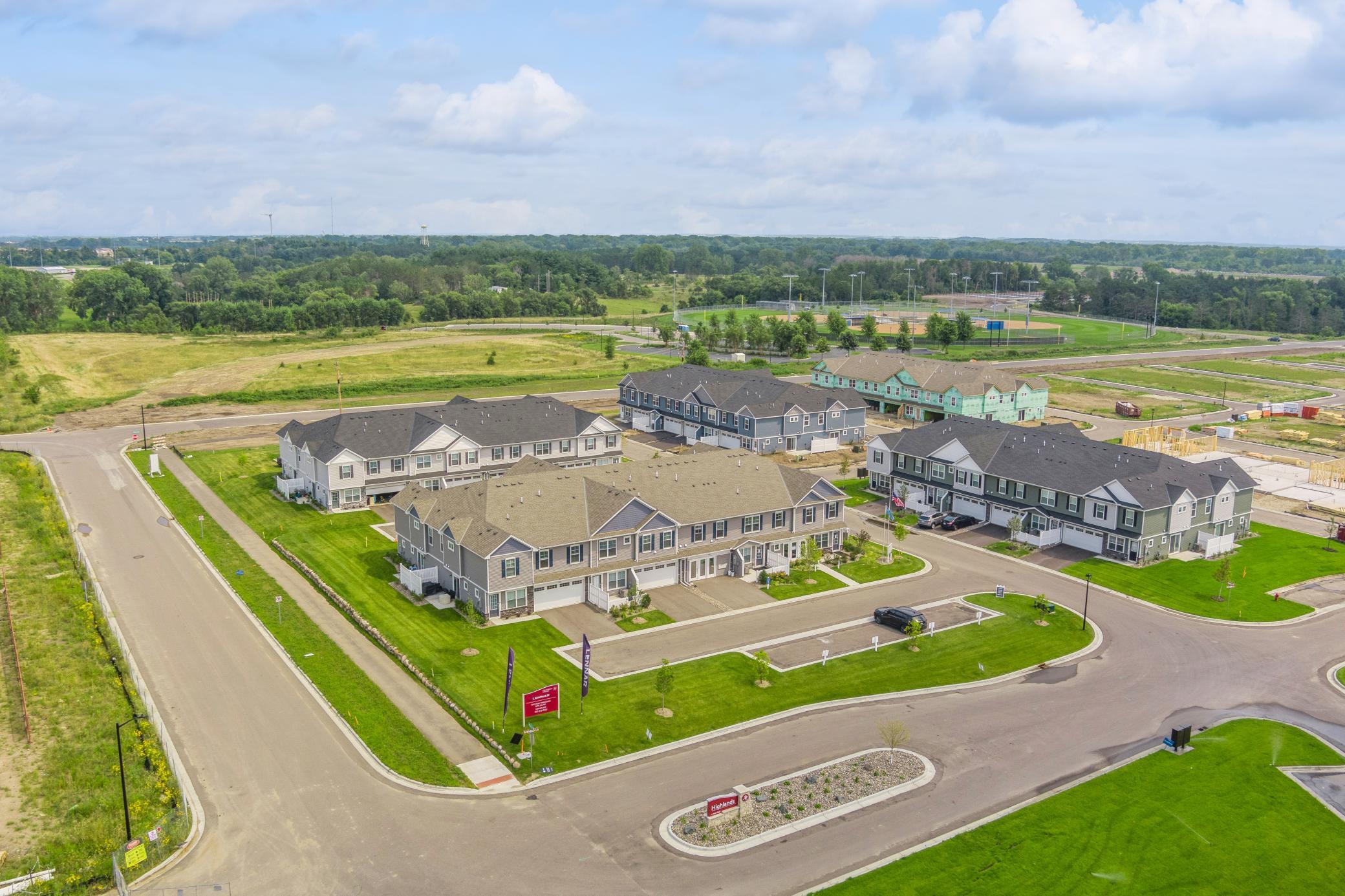 1087 Adamstown Dr, Rosemount, MN 55068