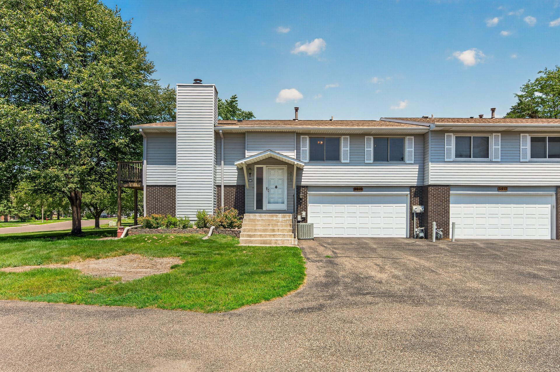 3915 Gershwin Ave N, Oakdale, MN 55128