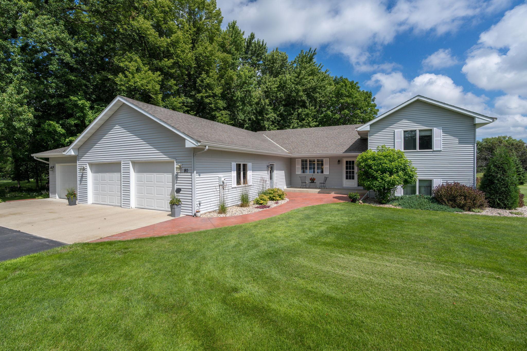 80 Canterbury Ct, Mankato, MN 56001