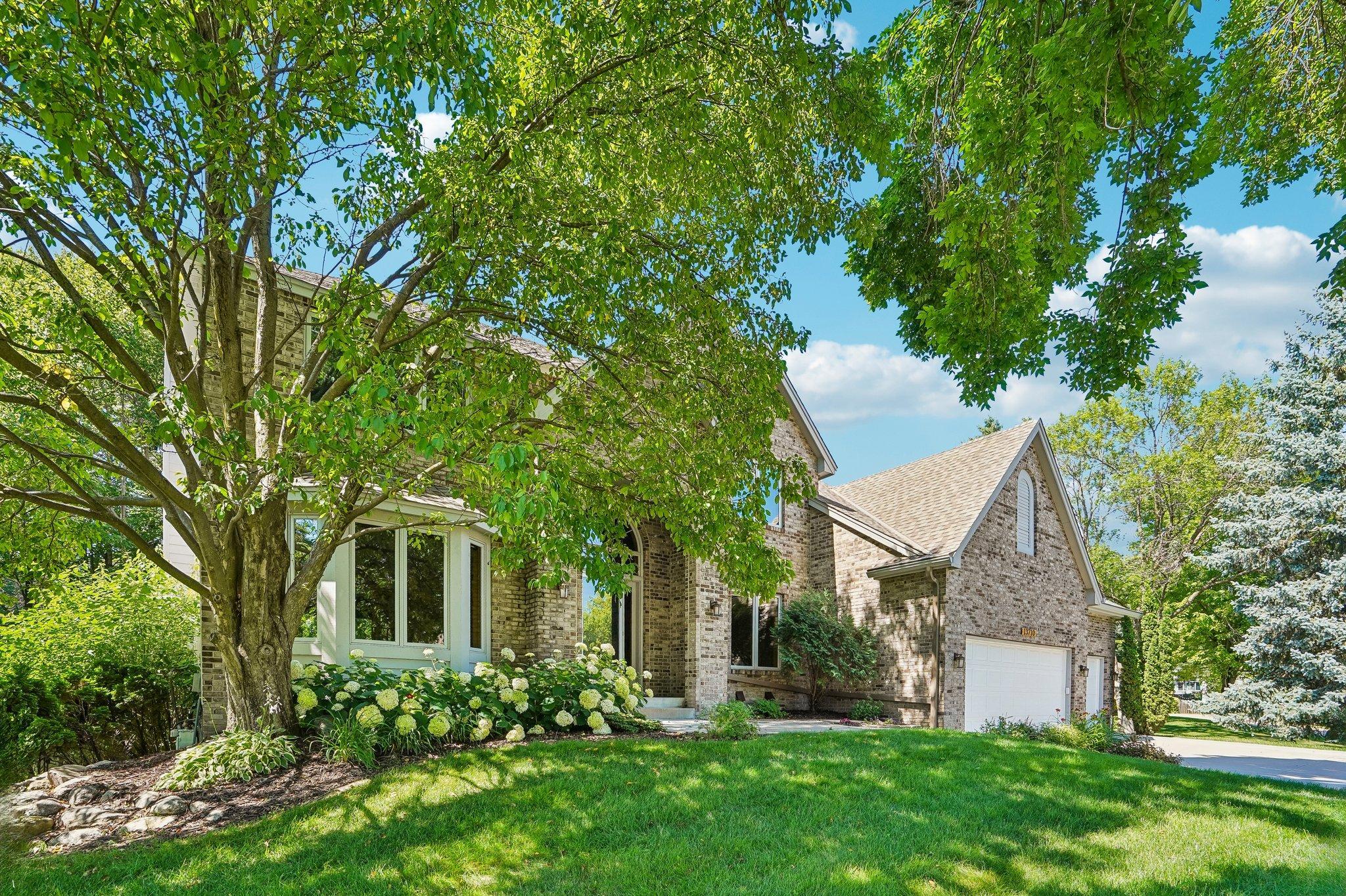 13710 61st Ave N, Plymouth, MN 55446