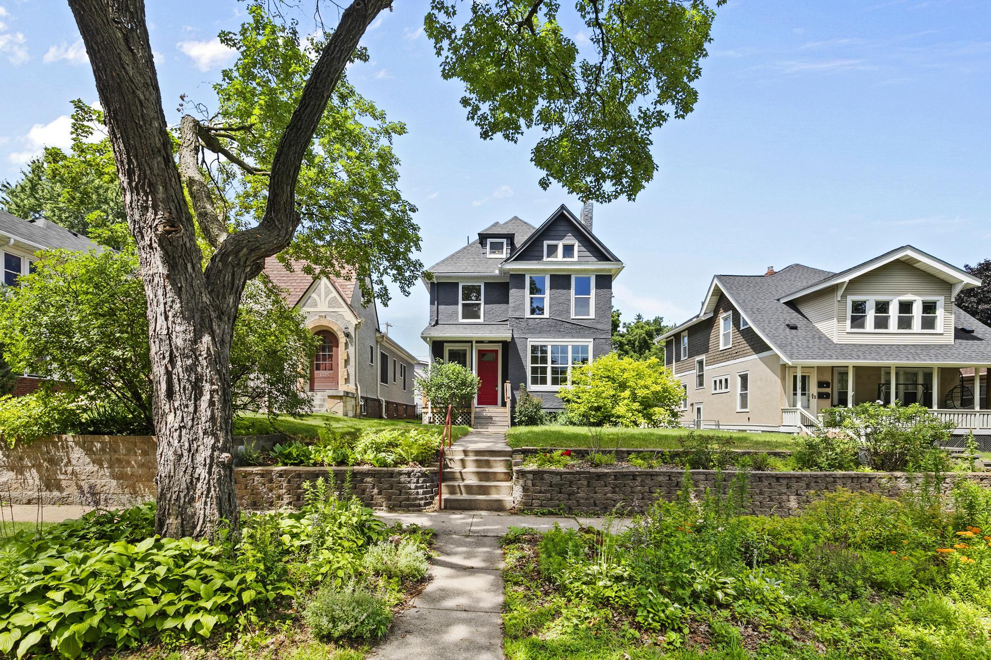 1323 Lincoln Ave, Saint Paul, MN 55105