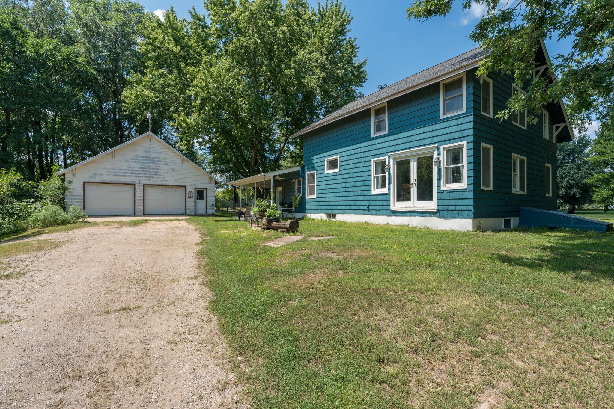223 Joy Ave SW, Madelia, MN 56062