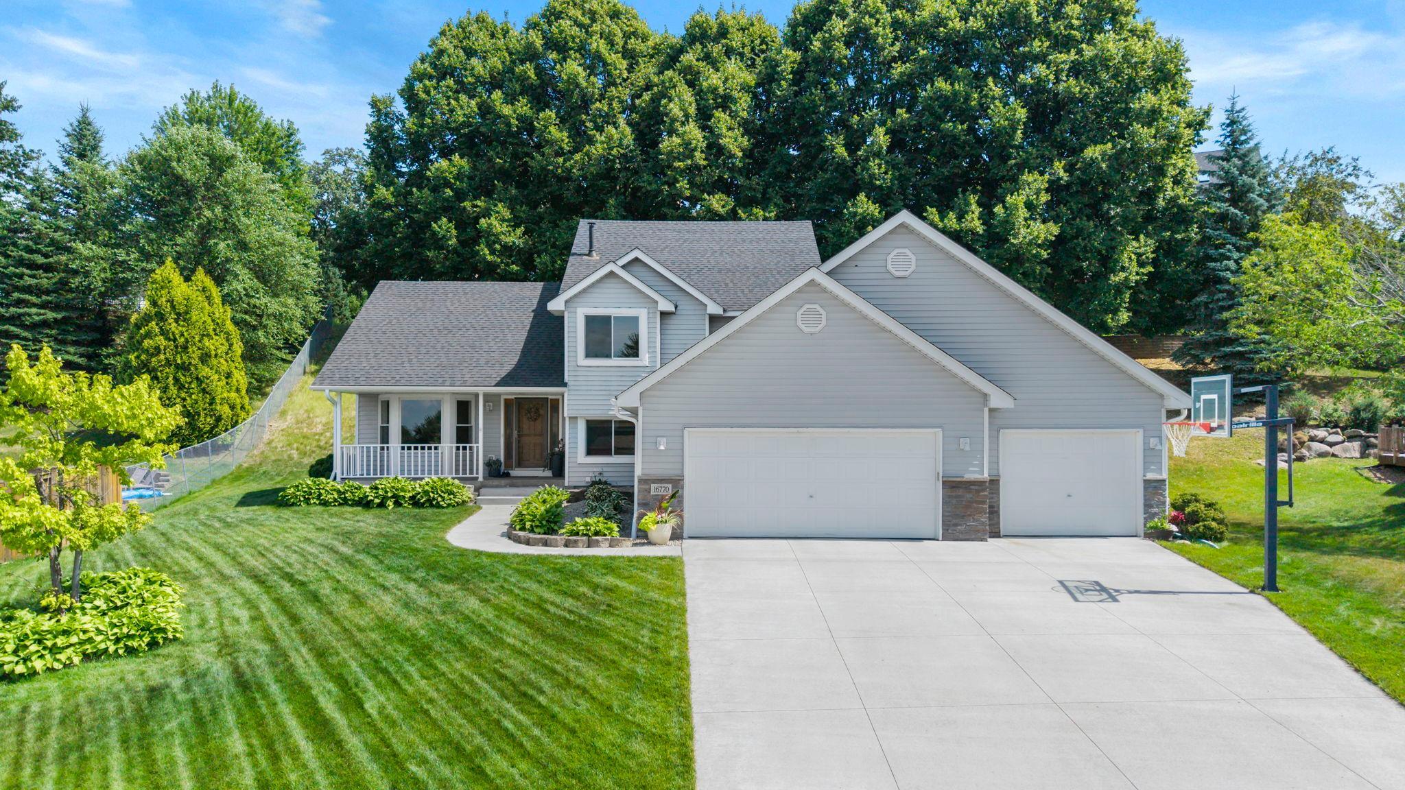 16770 Javelin Ave, Lakeville, MN 55044