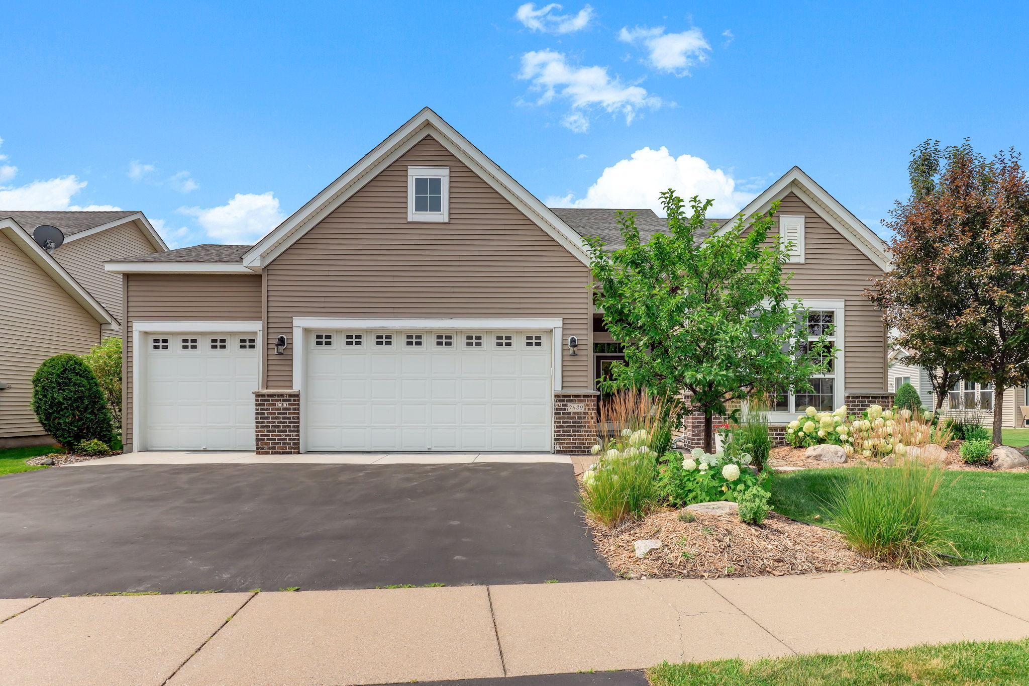 7439 Shadyview Ln N, Maple Grove, MN 55311