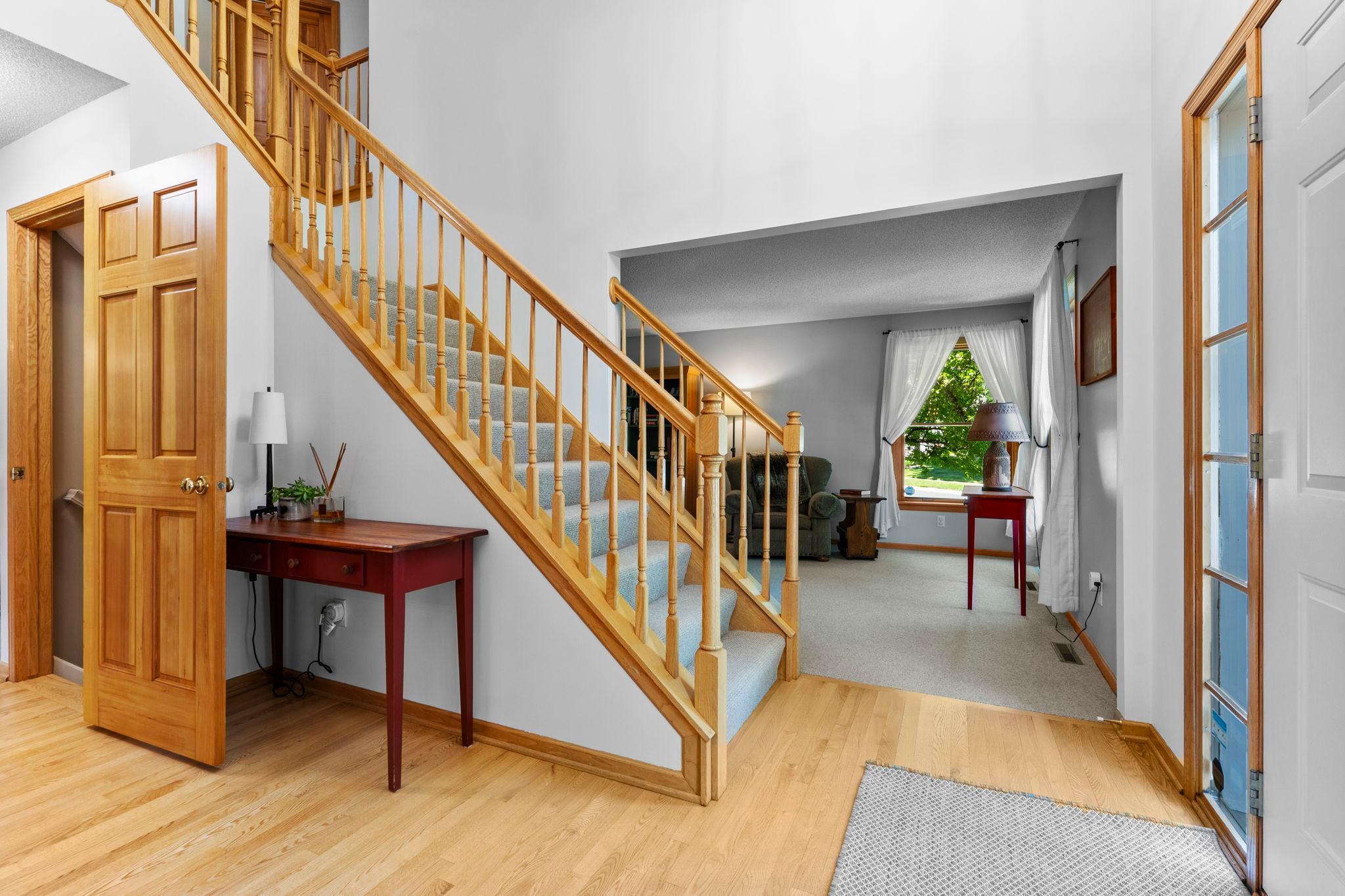 8010 Spruce Trl, Eden Prairie, MN 55347