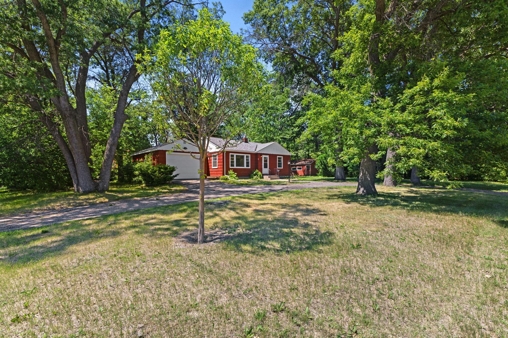 7900 Greenwood Dr, Mounds View, MN 55112