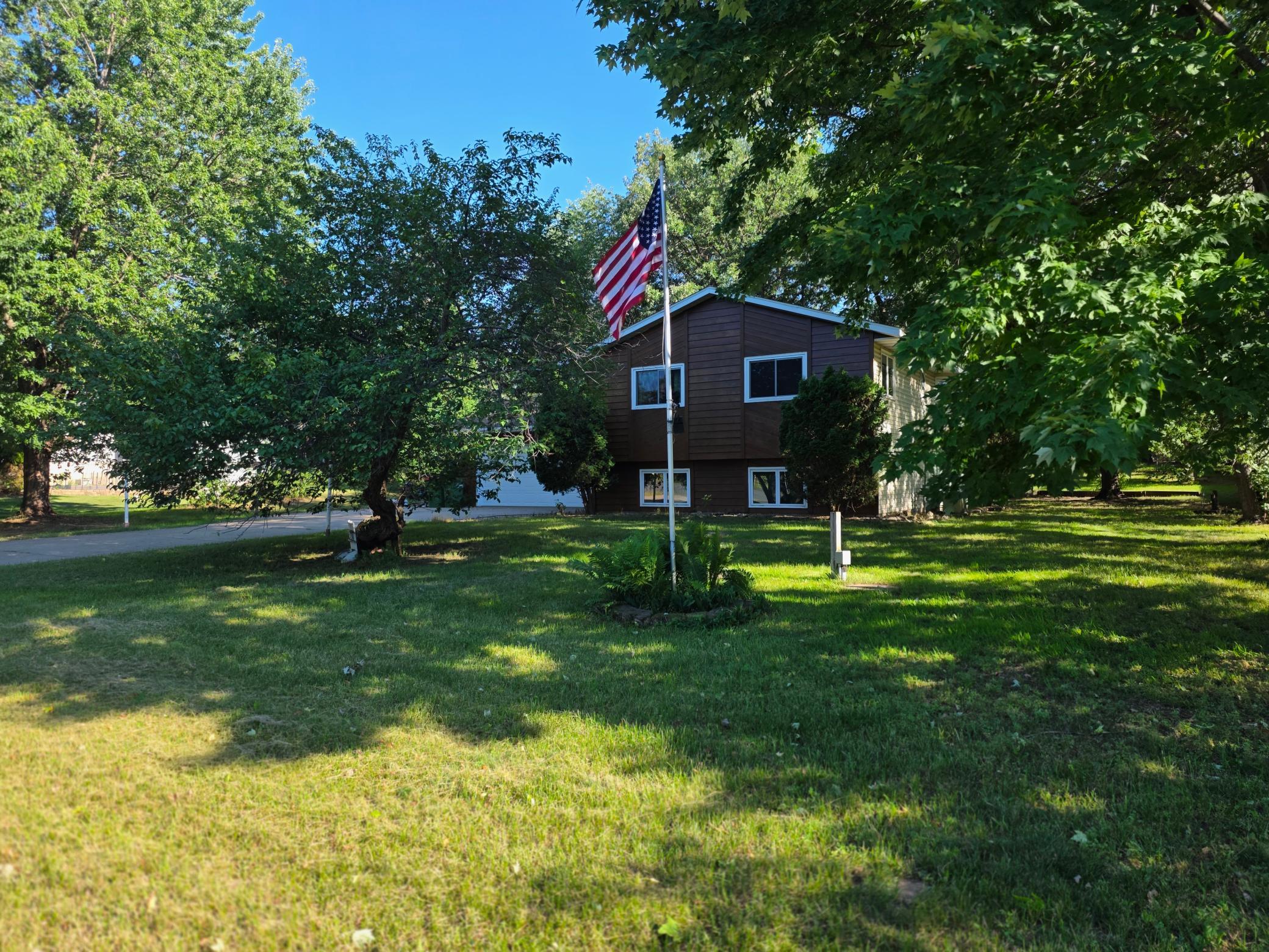 530 156th Ln NW, Andover, MN 55304