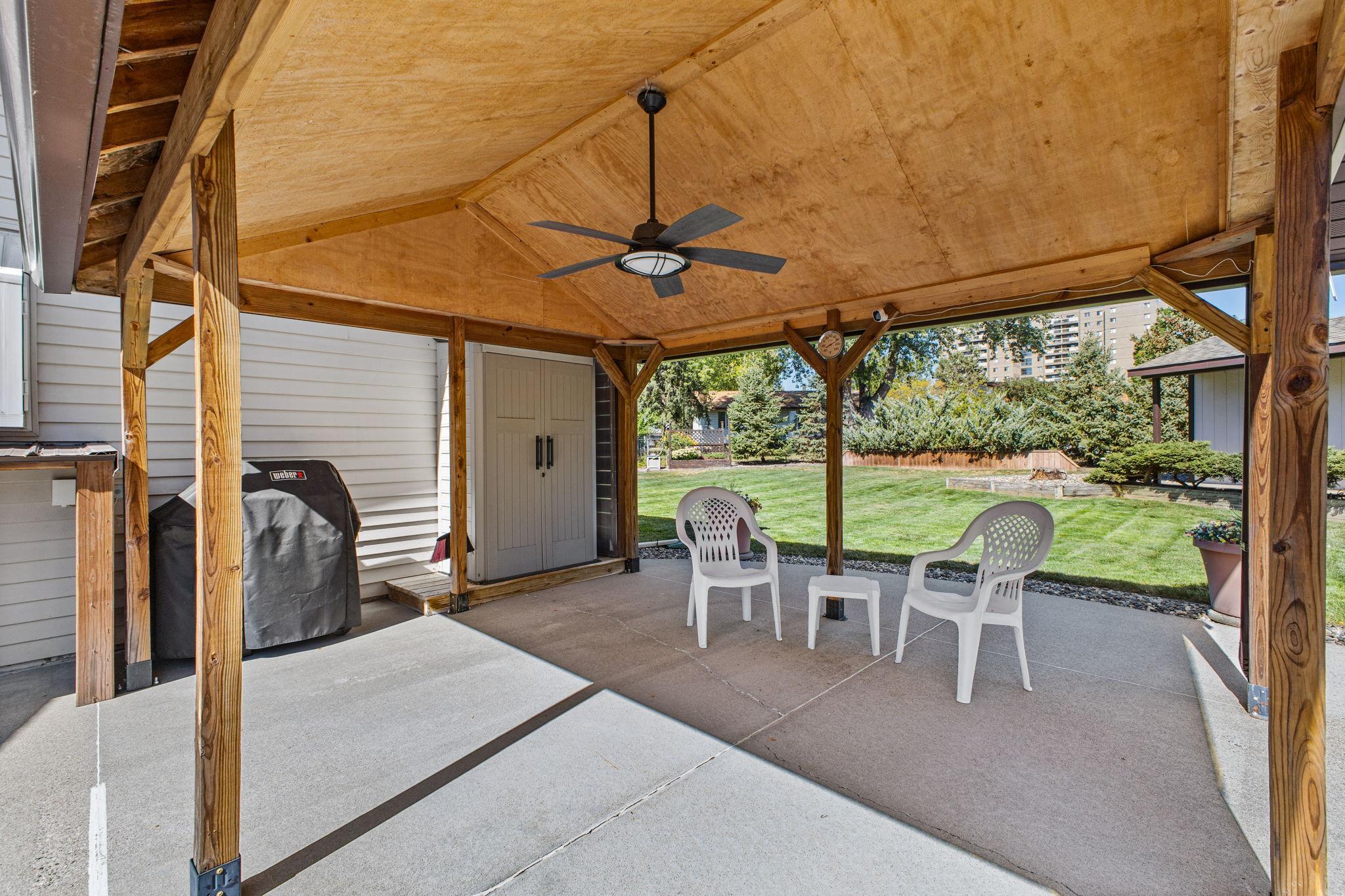 1993 Warbler Ln, Saint Paul, MN 55119