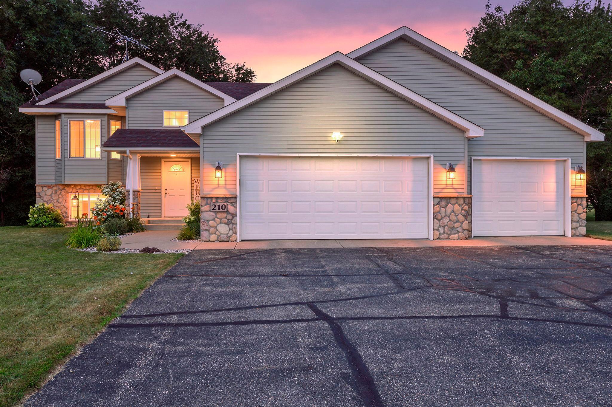 210 Newspaper Rn NE, Kimball, MN 55353