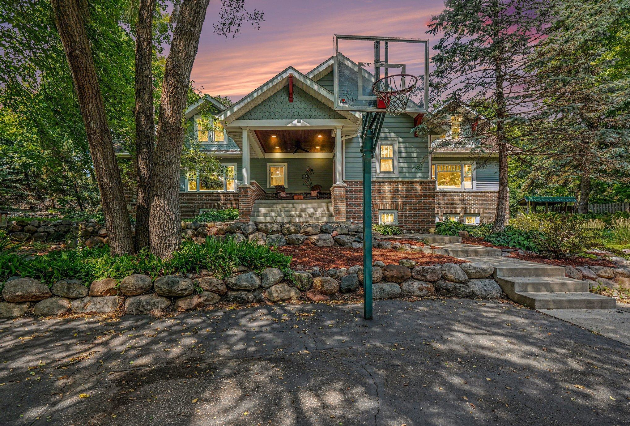 4919 Williston Rd, Minnetonka, MN 55345