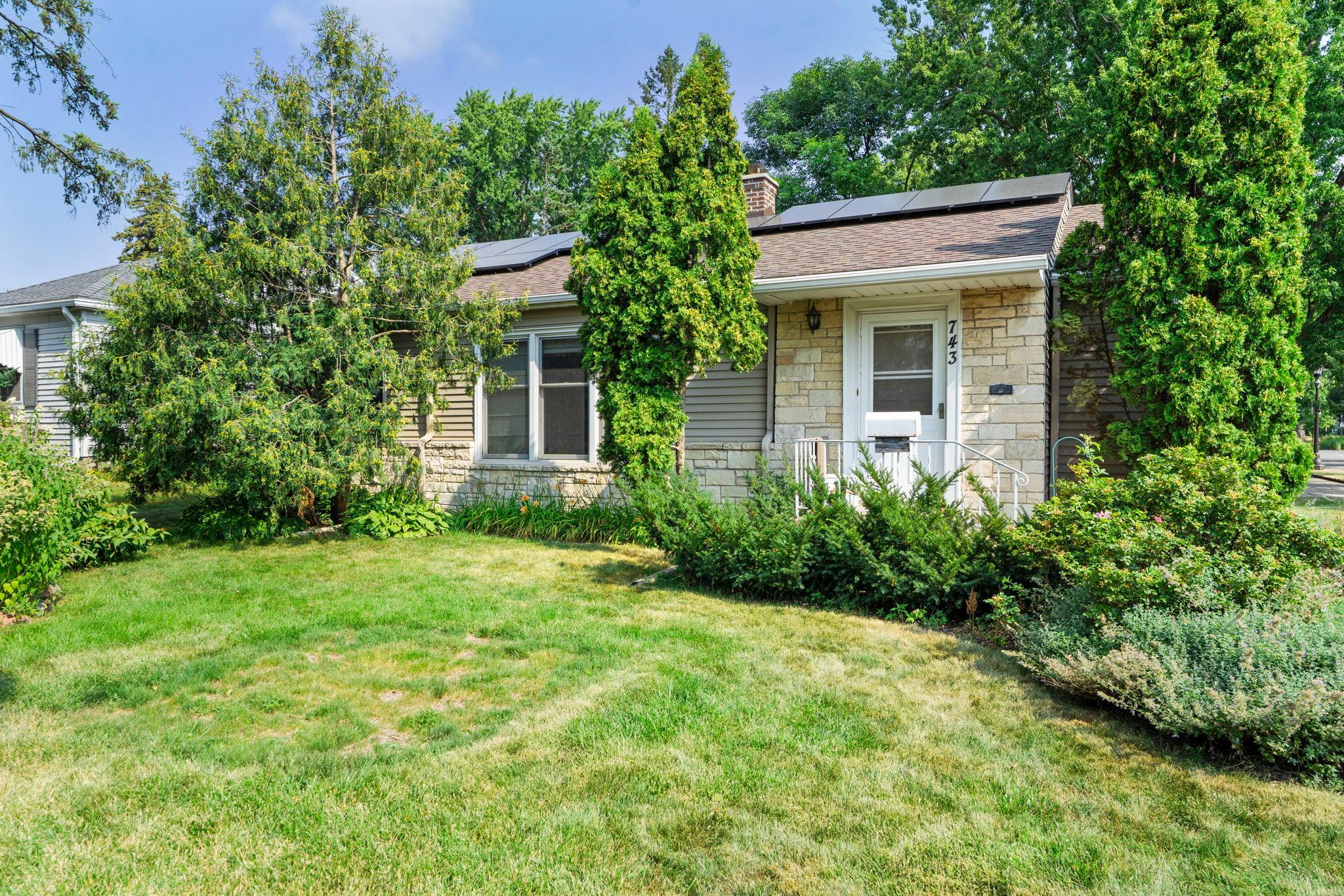 743 Parkview Ave, Saint Paul, MN 55117