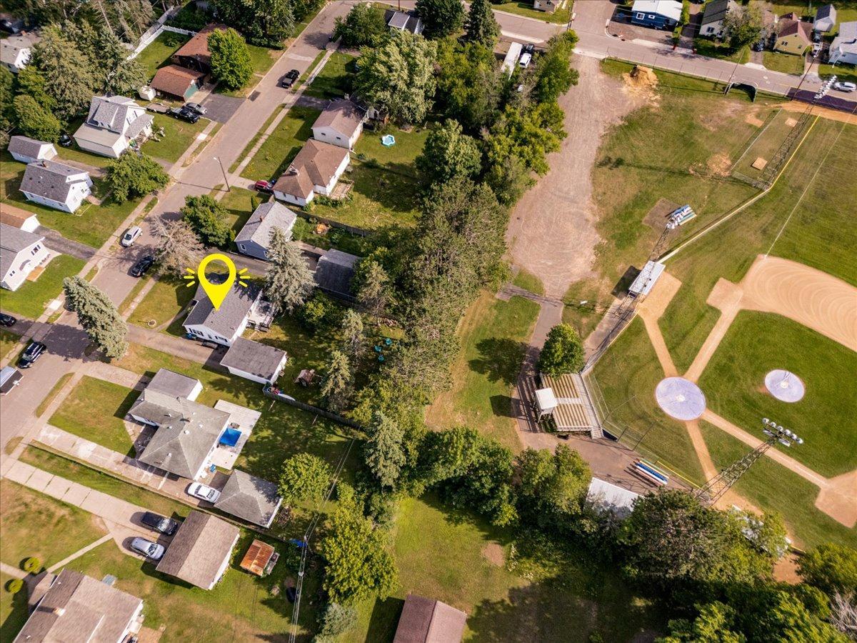 421 17th St, Cloquet, MN 55720