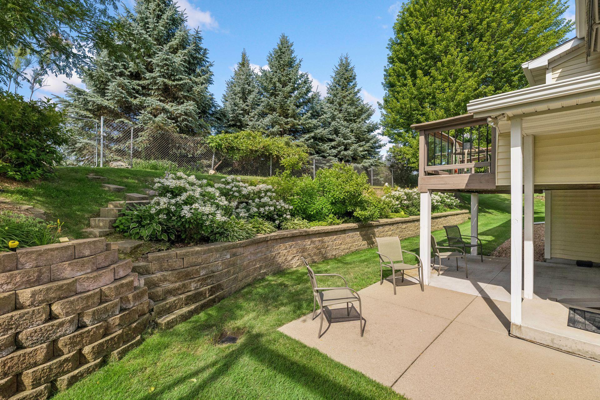 810 Monet Ct, Mendota Heights, MN 55120