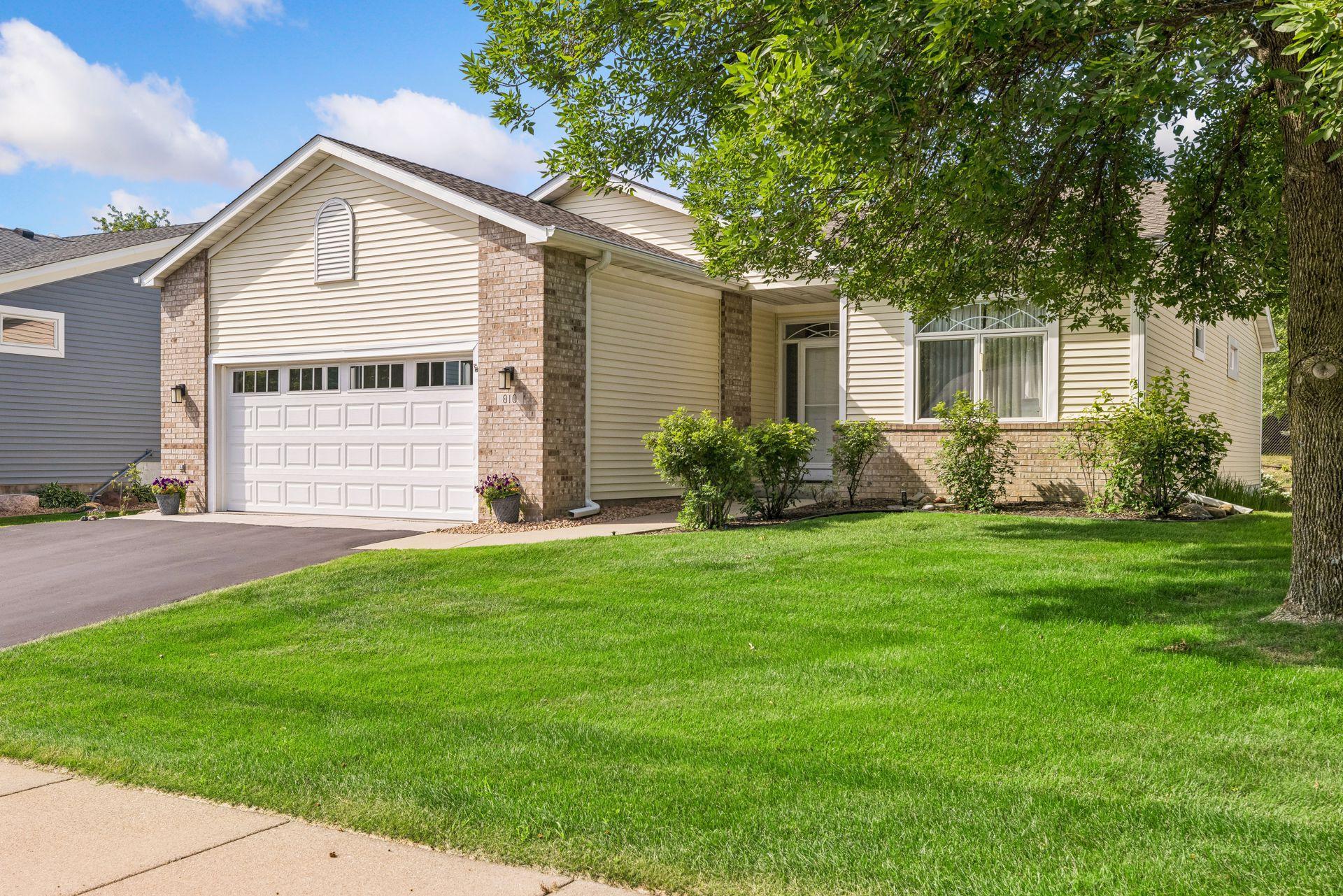 810 Monet Ct, Mendota Heights, MN 55120