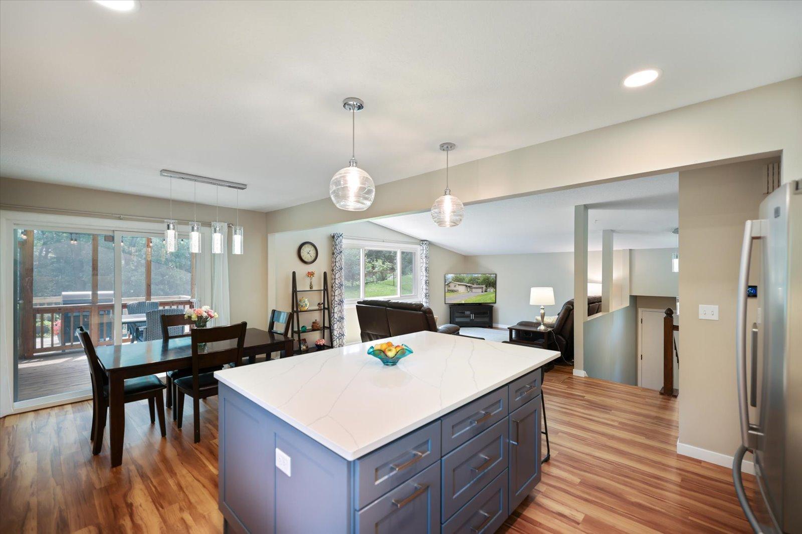 8944 Darnel Rd, Eden Prairie, MN 55347