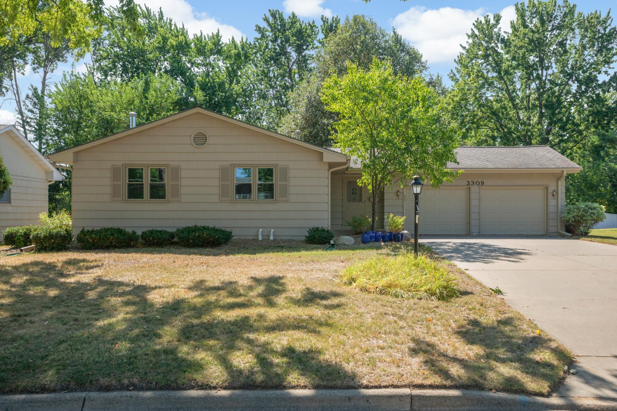 3309 W 87th St, Bloomington, MN 55431