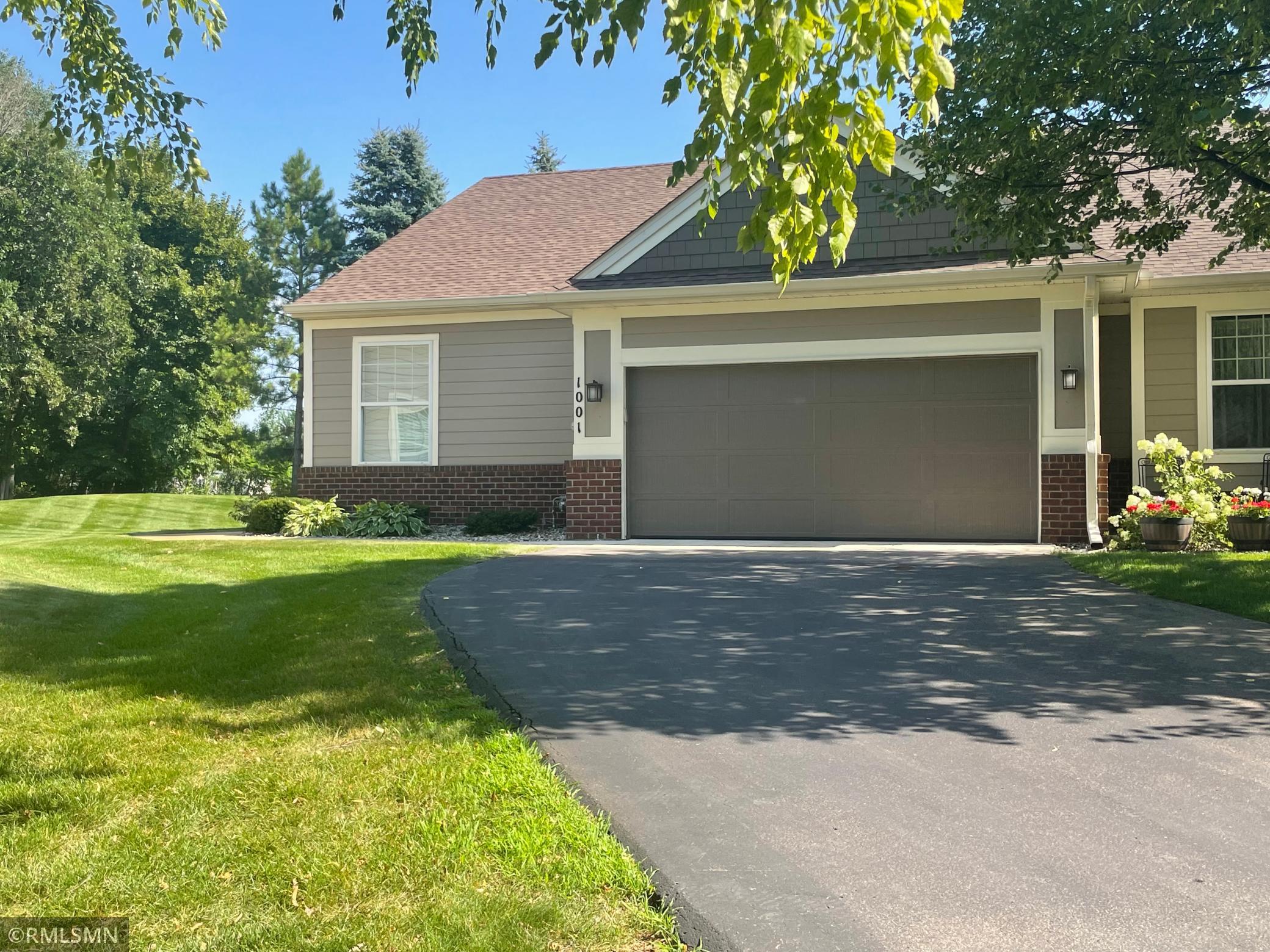 1001 Victoria Greens Blvd, Victoria, MN 55386