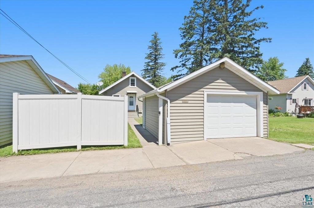 920 N 21st St, Superior, WI 54880